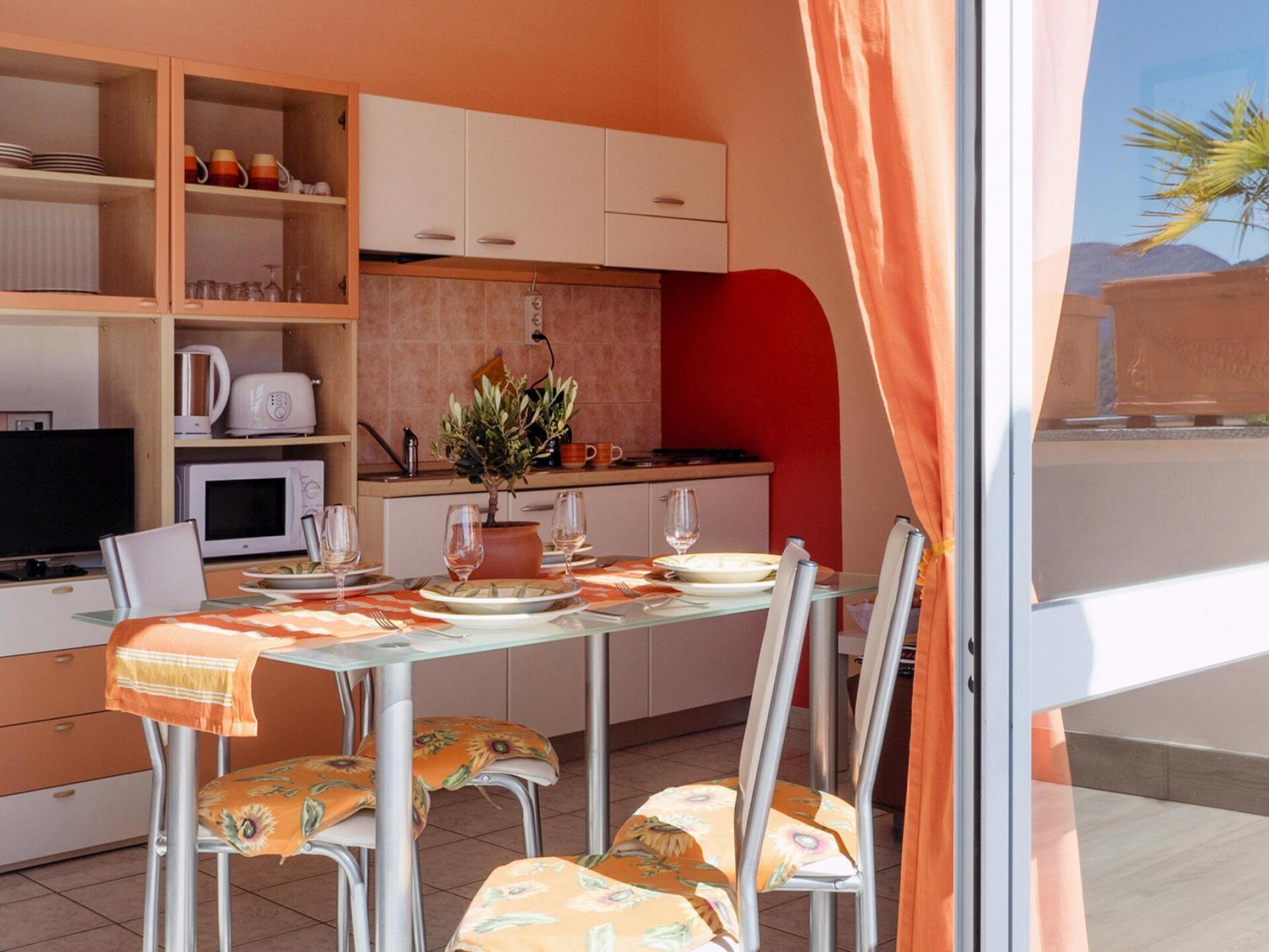 Licht appartement voor 5 personen nabij Lago Maggiore in Oggebbio - foto 10