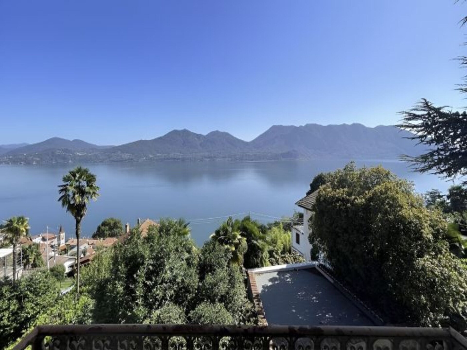 Monolocale aan Lago Maggiore: studio met privéstrand en meerzicht - foto 13