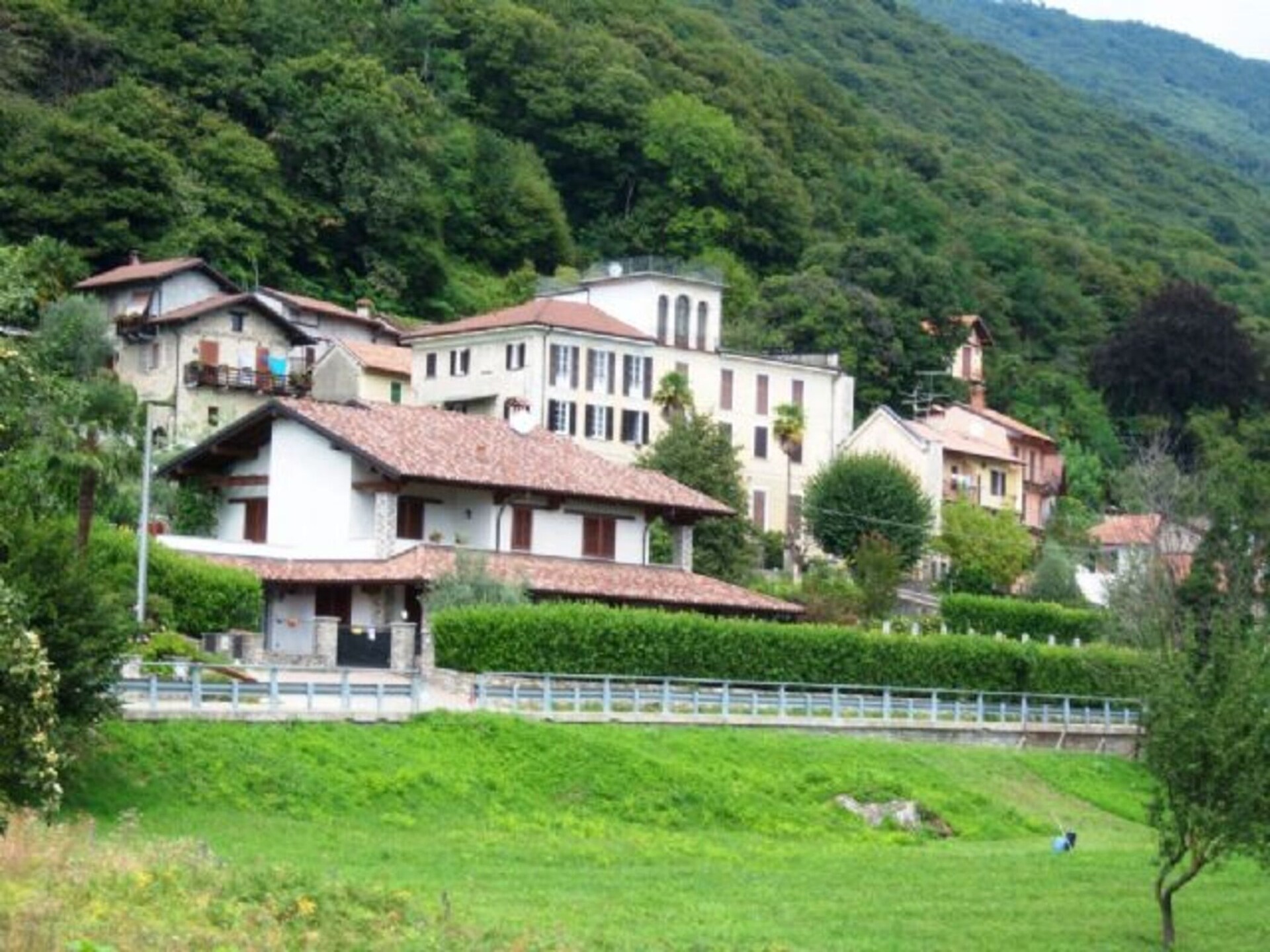 Monolocale aan Lago Maggiore: studio met privéstrand en meerzicht - foto 9