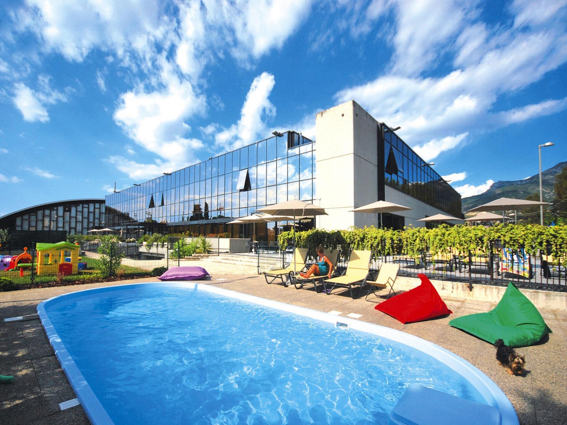 Licht appartement voor 5 op een vakantiepark met zwembad, 500m van zee - foto 1