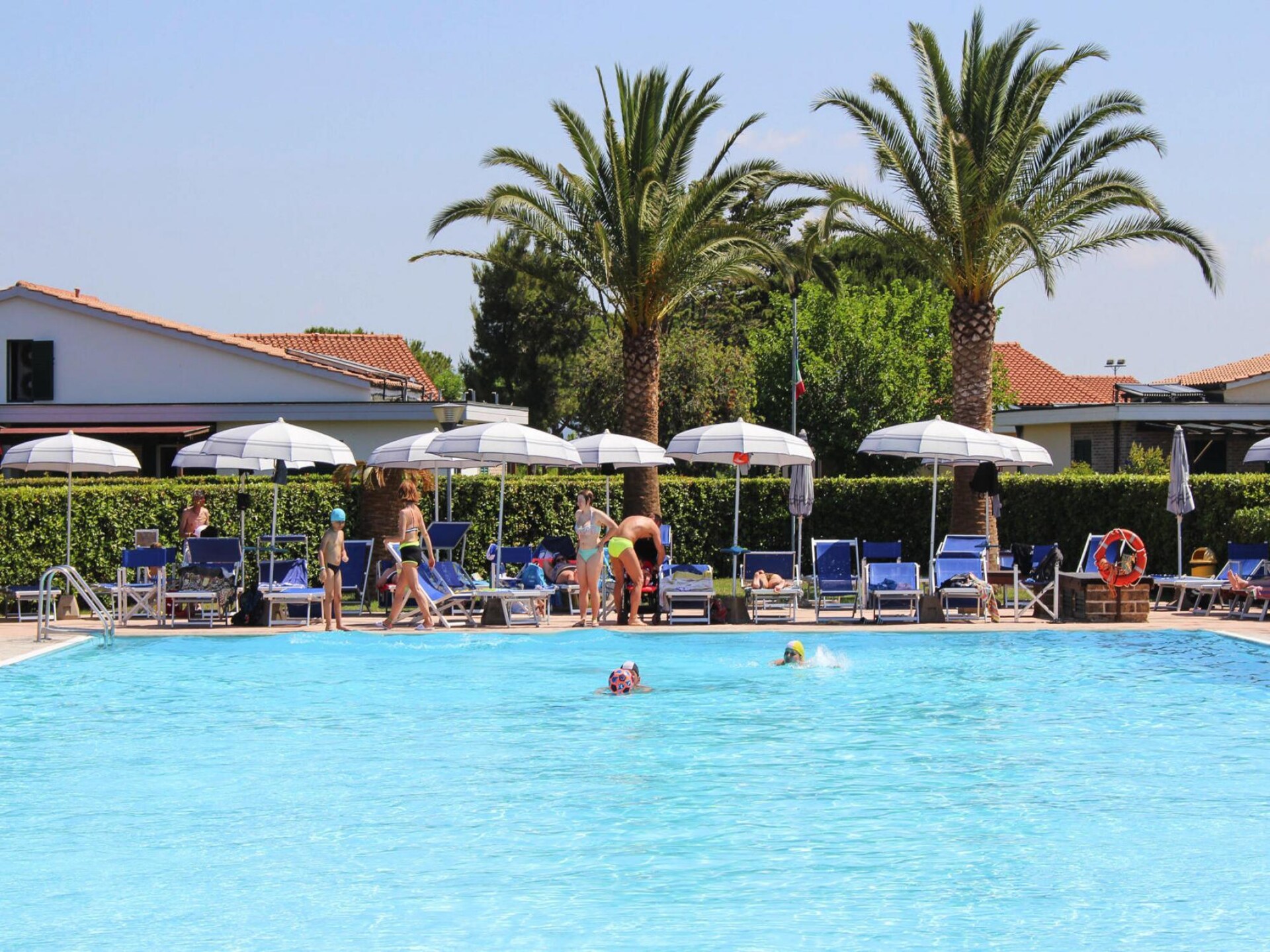 Gelijkvloers appartement met tuin op vakantiepark nabij het strand van Cecina Mare - foto 2