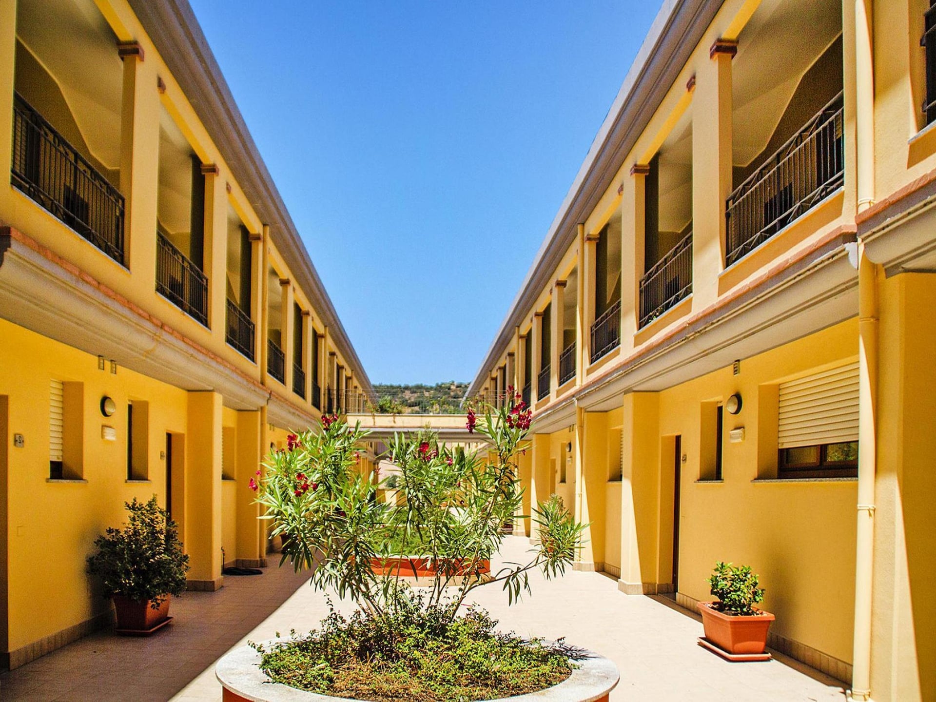 Op 600 m van het centrum: Licht appartement in Villasimius - foto 2