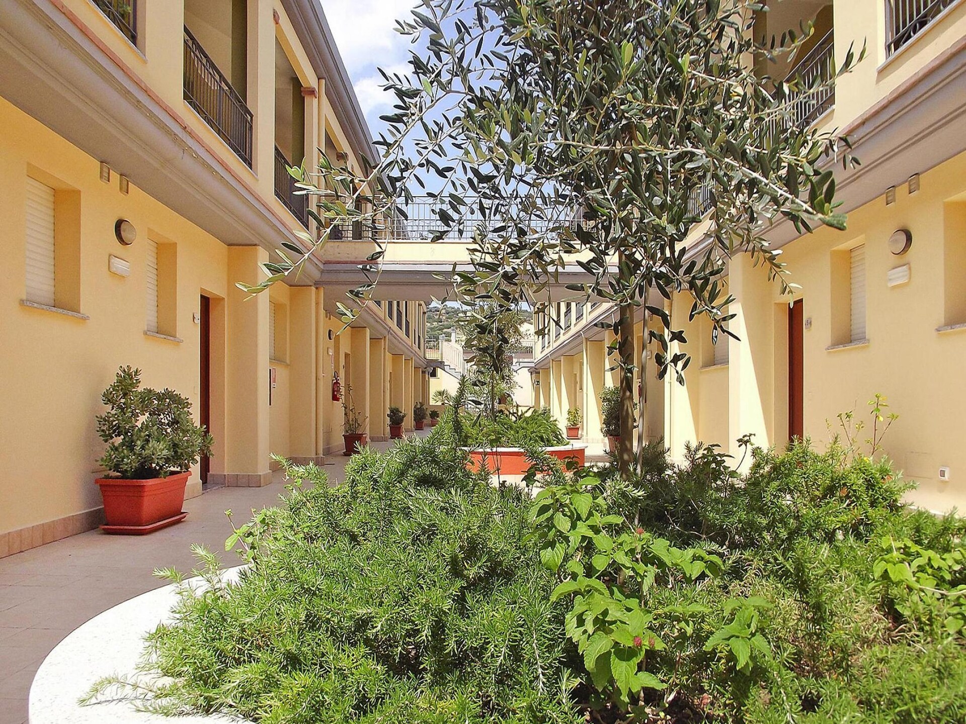 Op 600 m van het centrum: Licht appartement in Villasimius - foto 15
