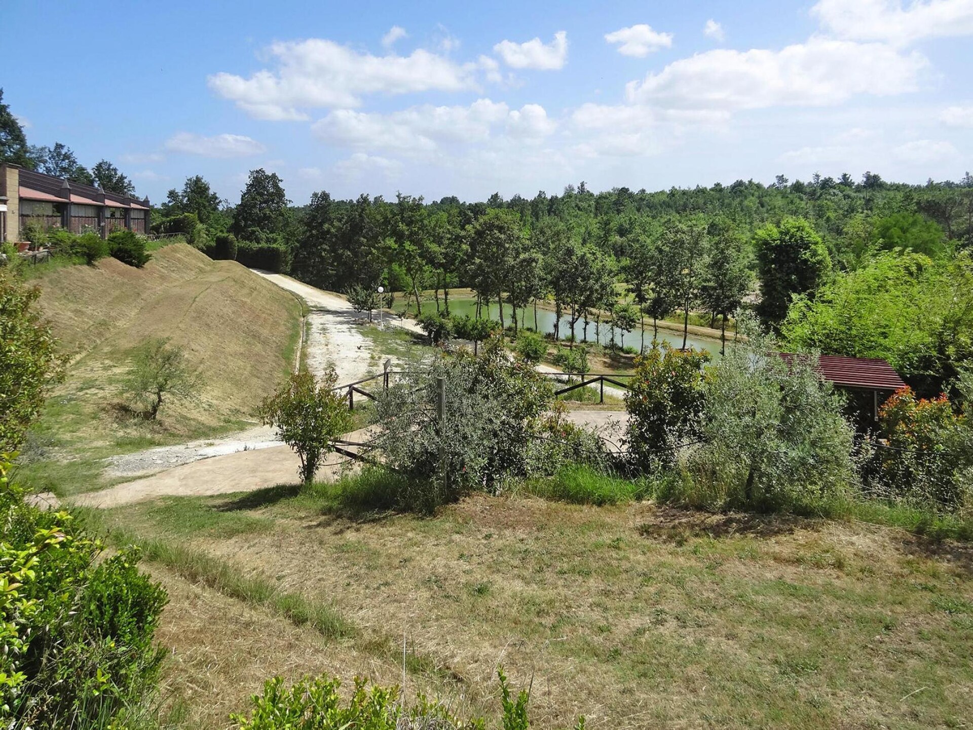 Toscaans appartement op vakantiepark met zwembad en wellness vlakbij meer - foto 28