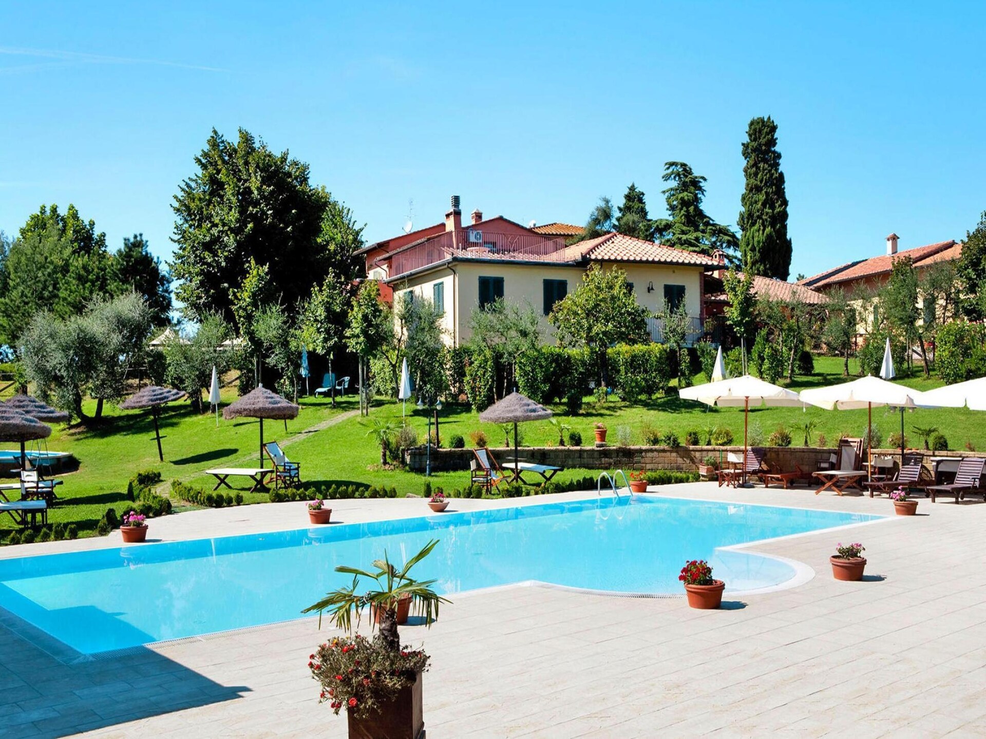 Toscaans appartement op vakantiepark met zwembad en wellness vlakbij meer - foto 11
