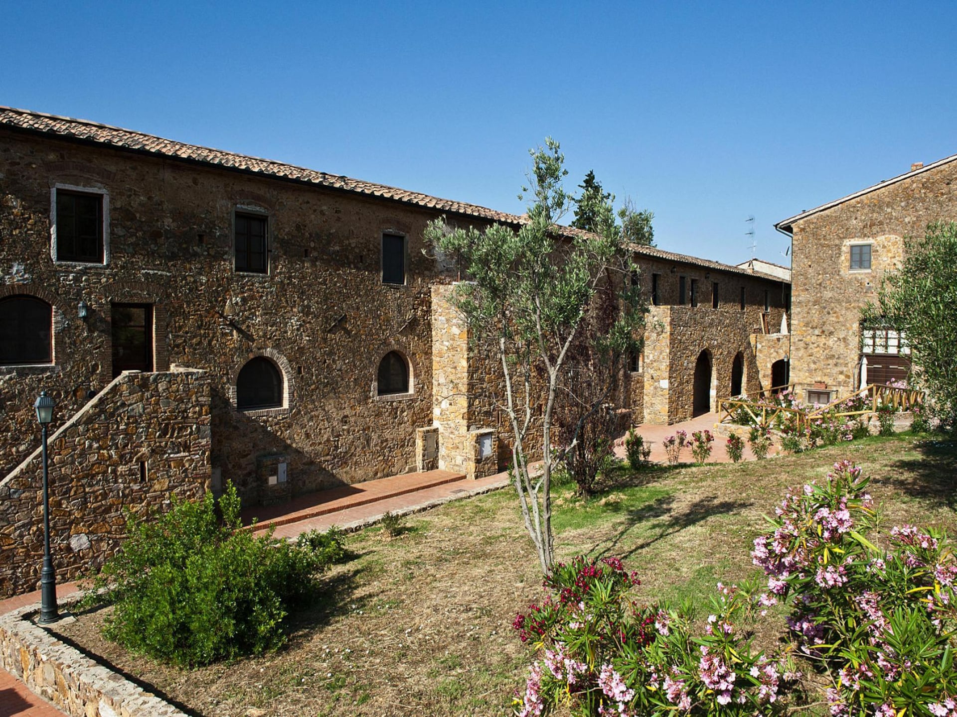 Rustiek appartement in Campiglia Marittima met panoramisch uitzicht · 3 pers. - foto 13