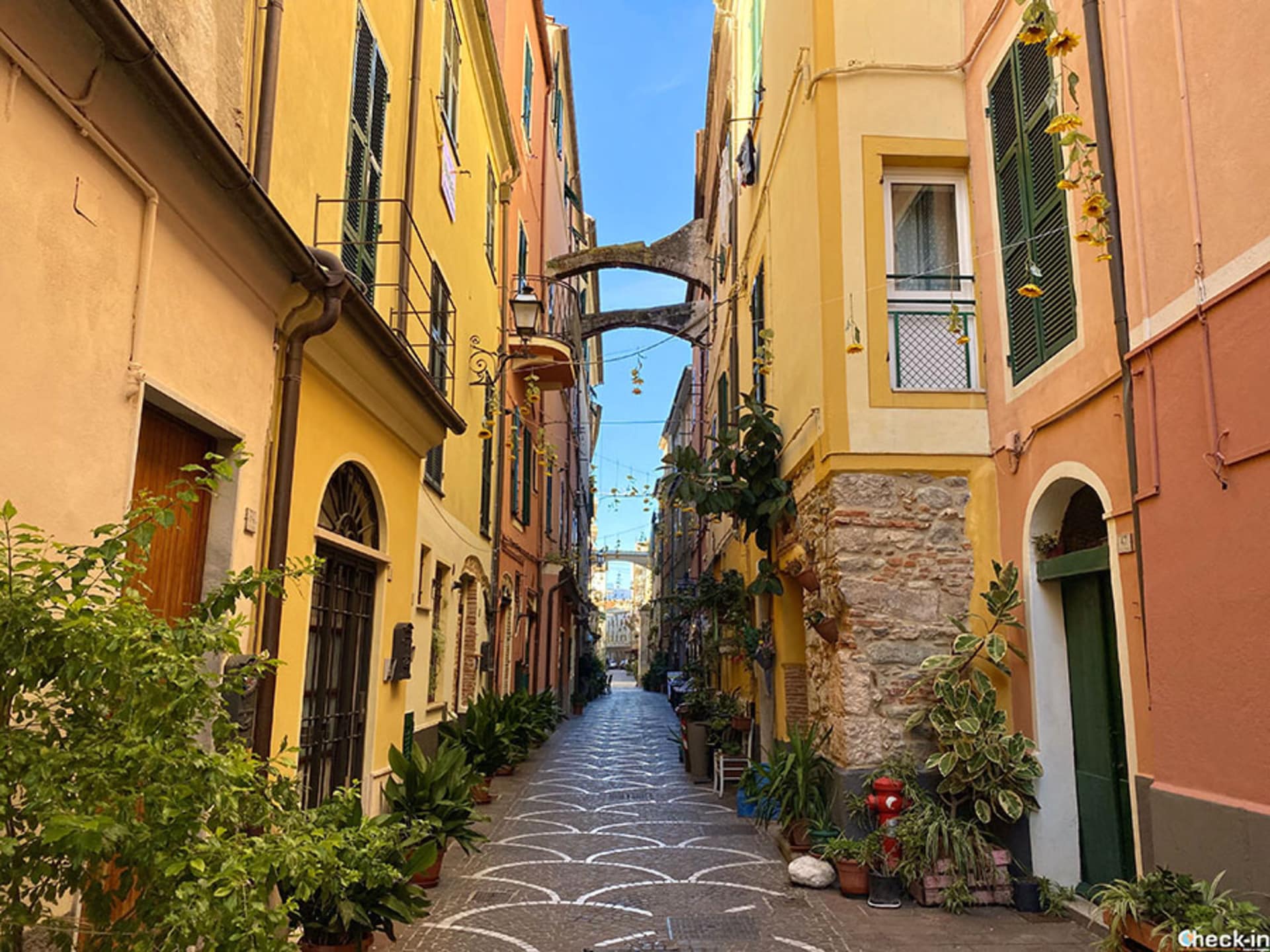 Dicht bij centrum: Ruim appartement voor 6 personen in Pietra Ligure - foto 10