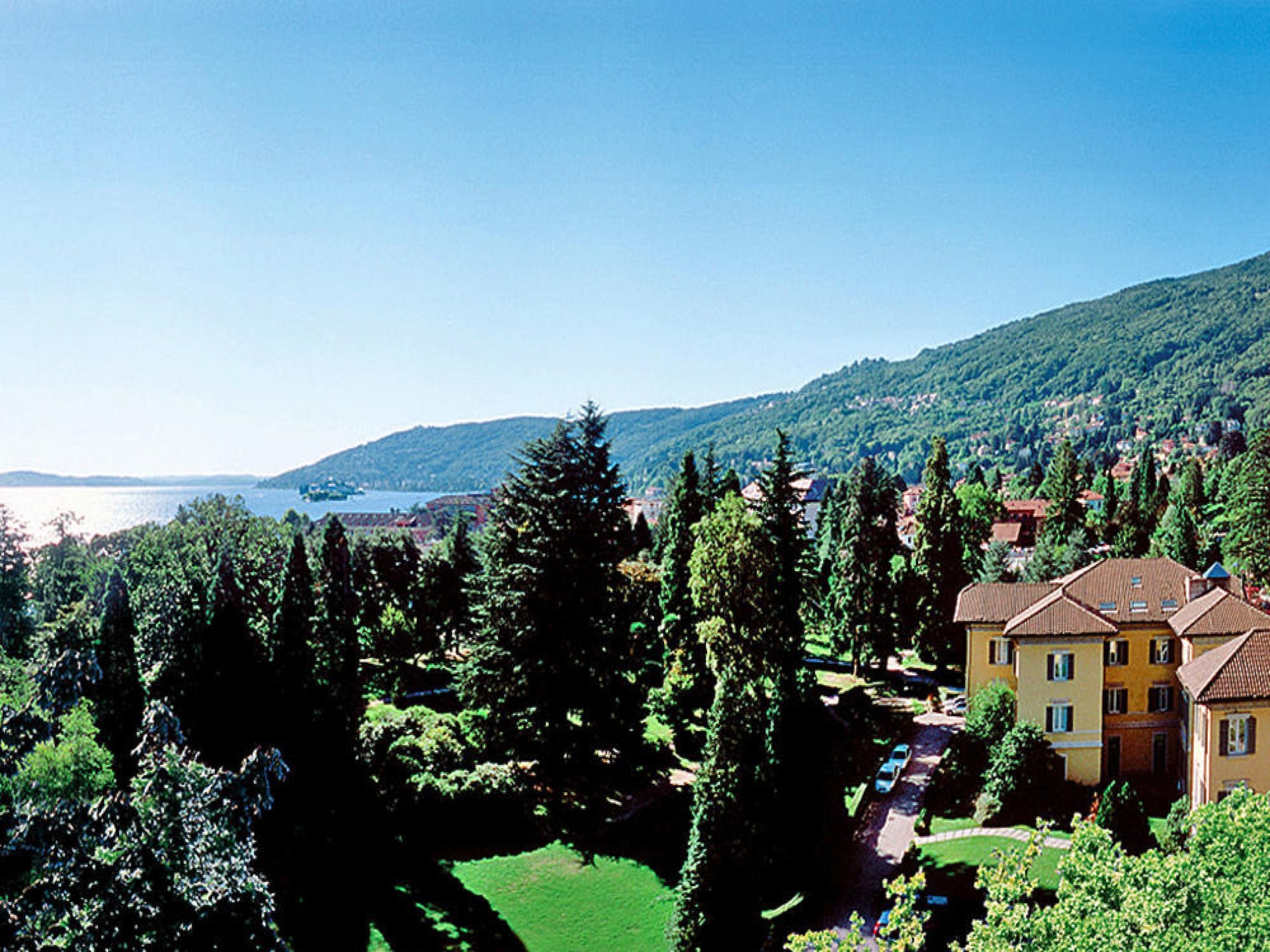 Op 600 m van het meer: Comfortabel appartement in centrum Baveno - foto 26