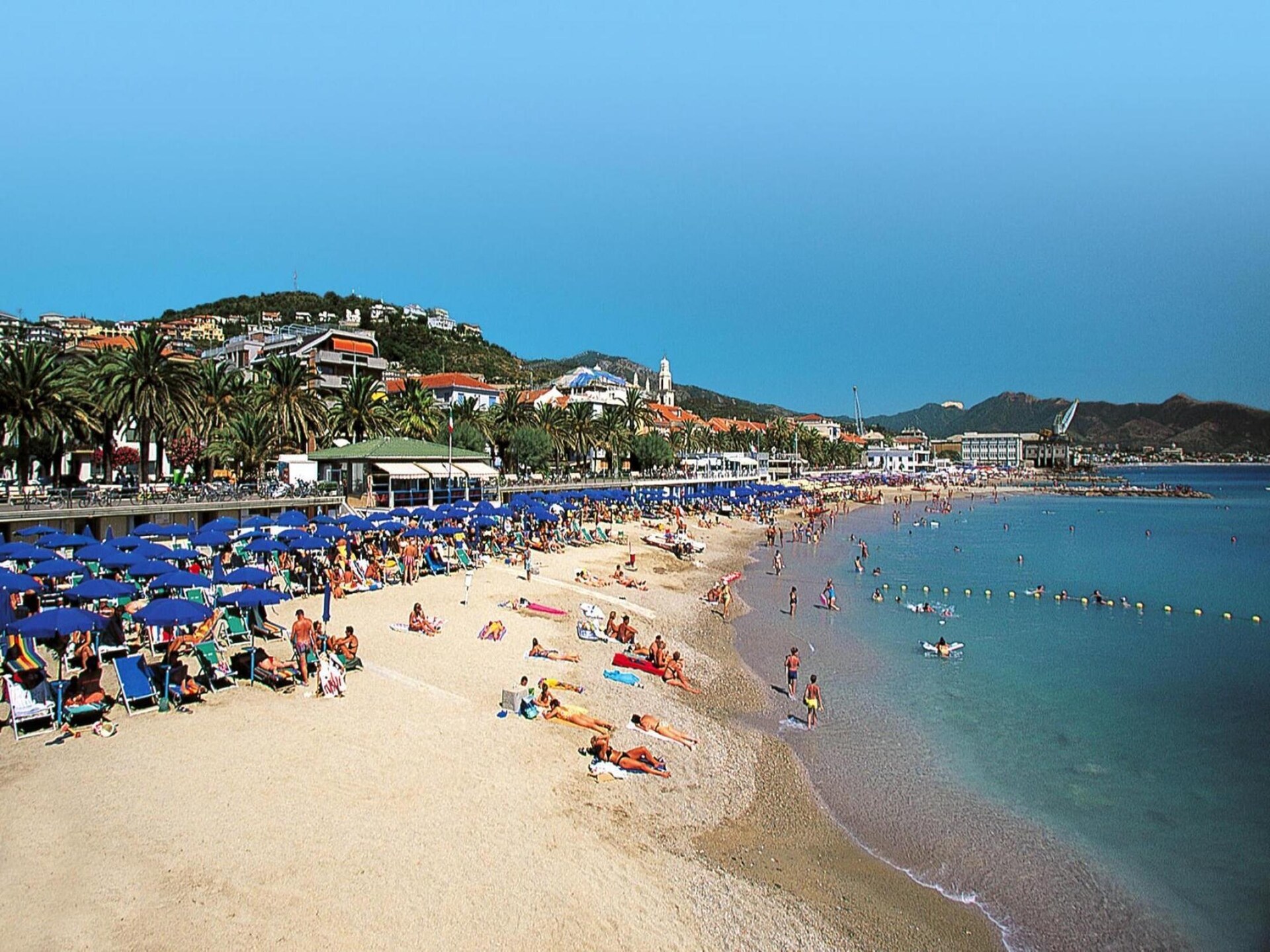 Zonnig appartement op vakantiepark nabij strand Pietra Ligure - foto 10
