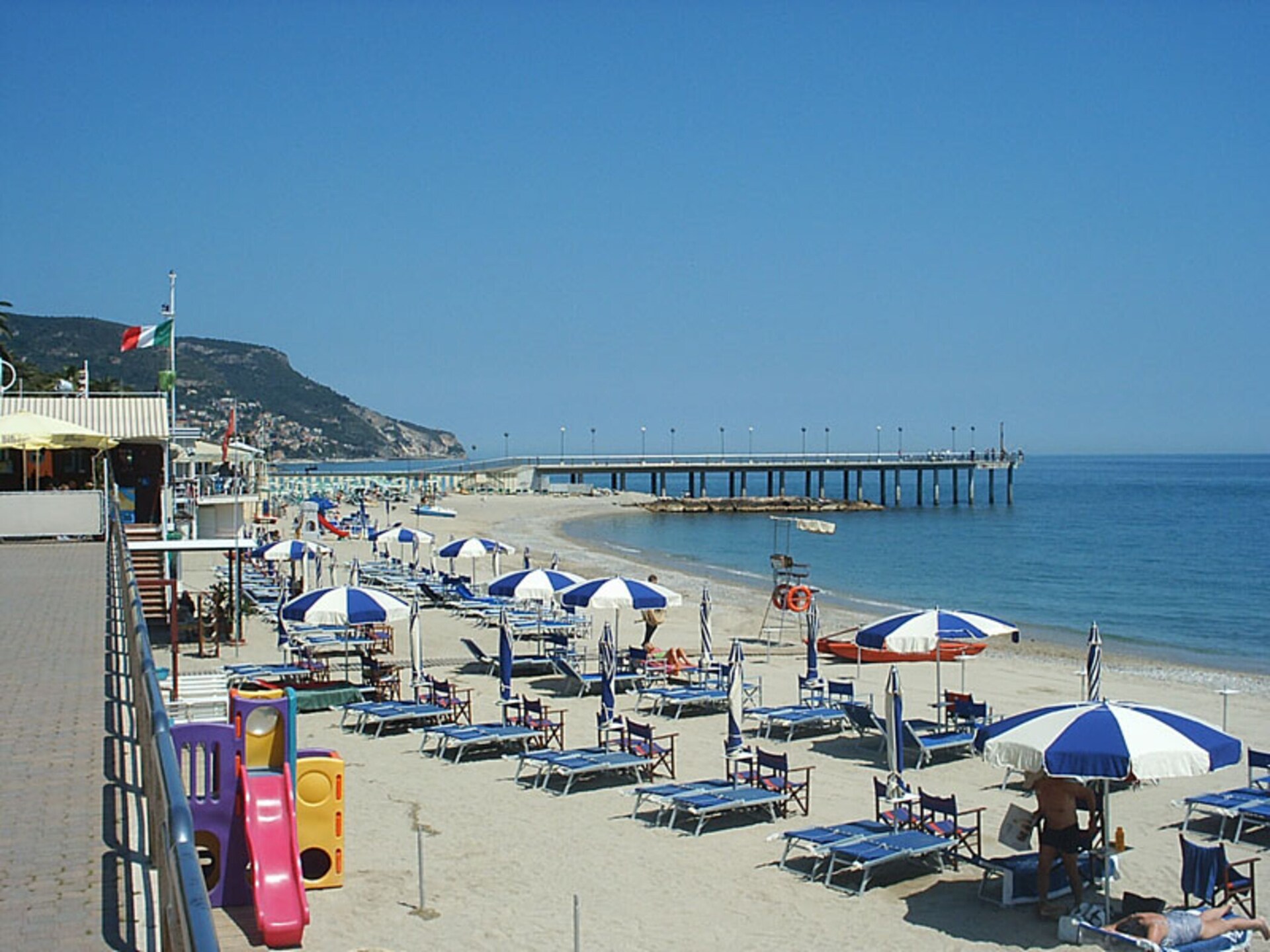 Zonnig appartement op vakantiepark nabij strand Pietra Ligure - foto 15