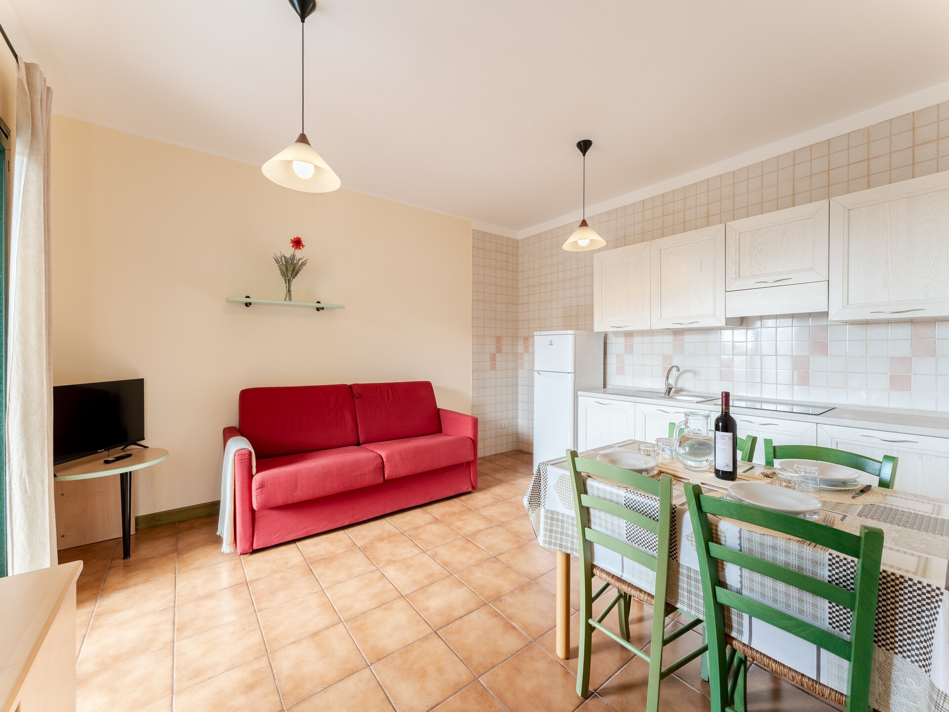 Licht appartement op vakantiepark met zwembad, 800 meter van strand - foto 1