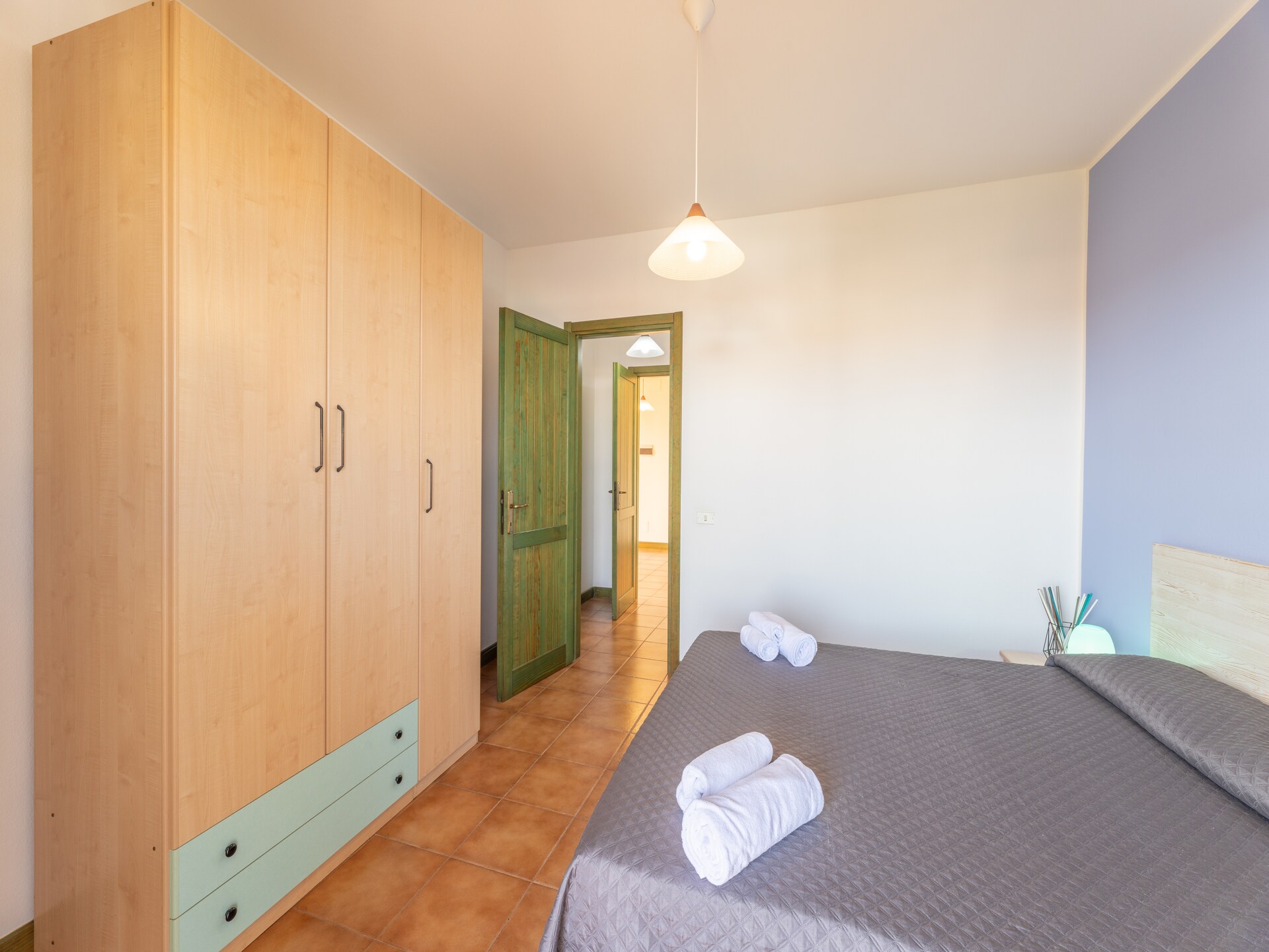 Licht appartement op vakantiepark met zwembad, 800 meter van strand - foto 10