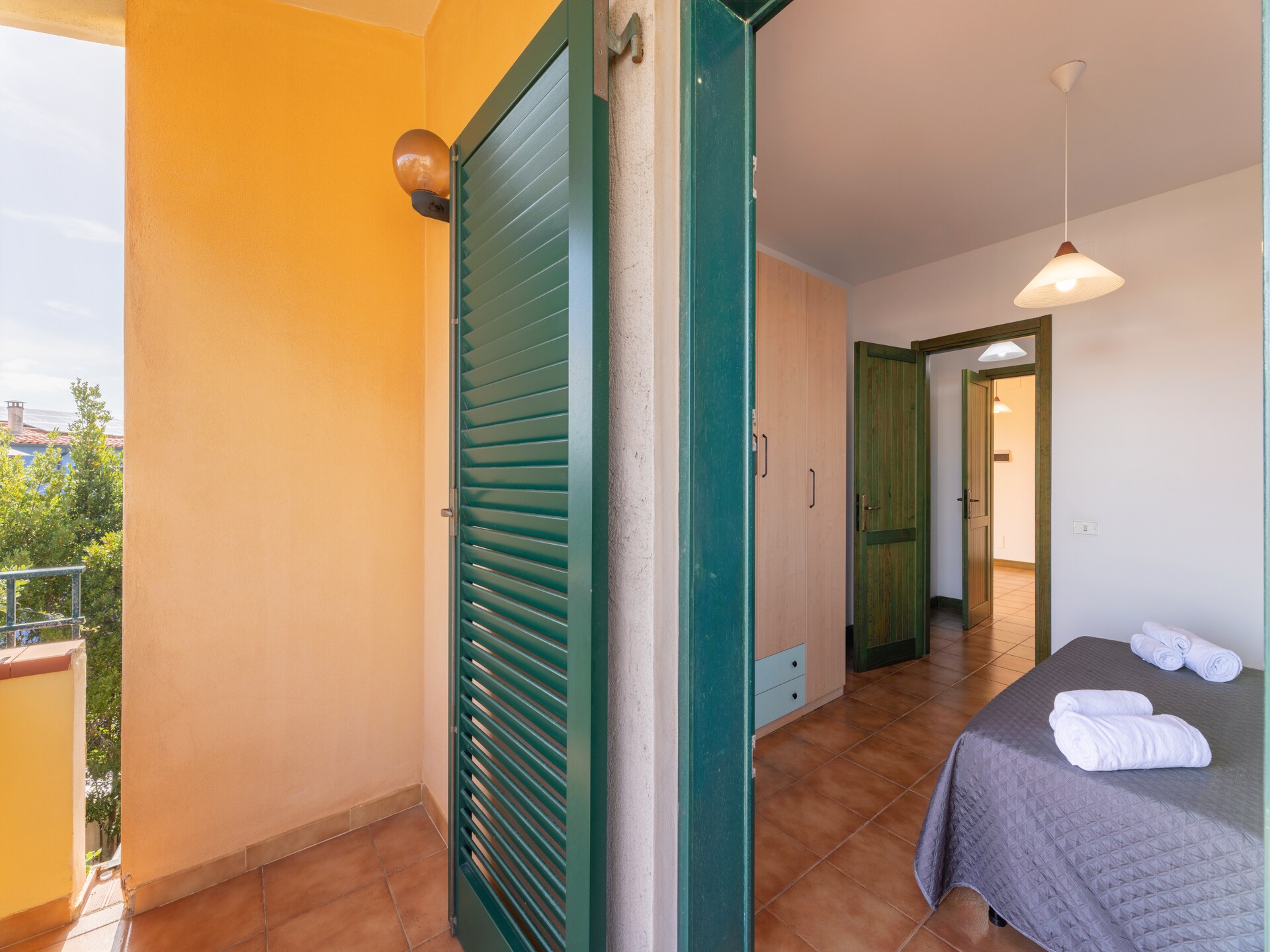Licht appartement op vakantiepark met zwembad, 800 meter van strand - foto 11