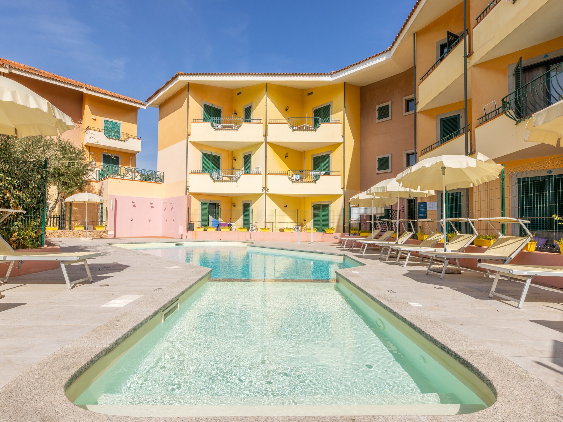 Licht appartement op vakantiepark met zwembad, 800 meter van strand - foto 30