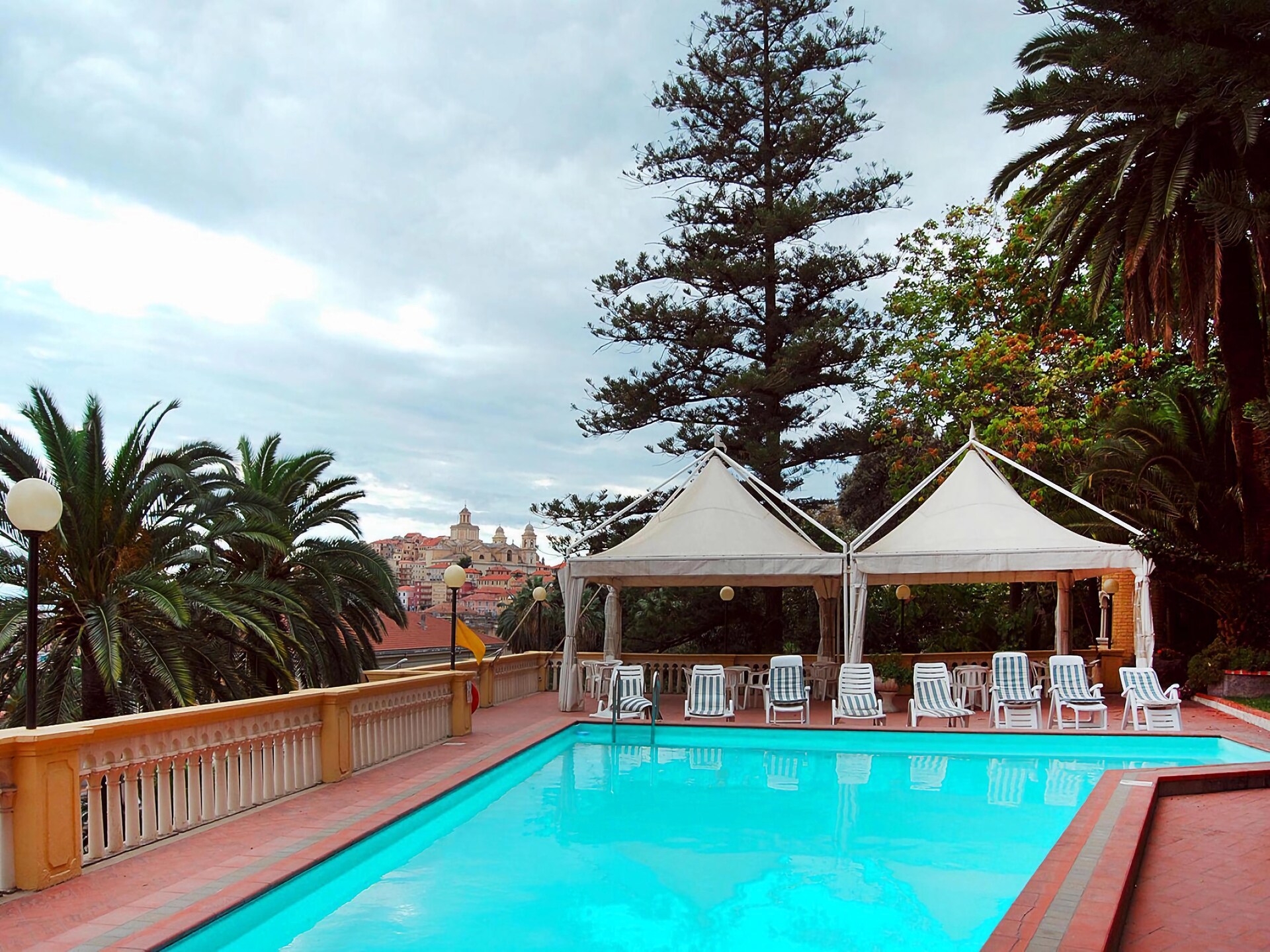 Sfeervol appartement in 19e-eeuwse villa nabij zee in Imperia - foto 3