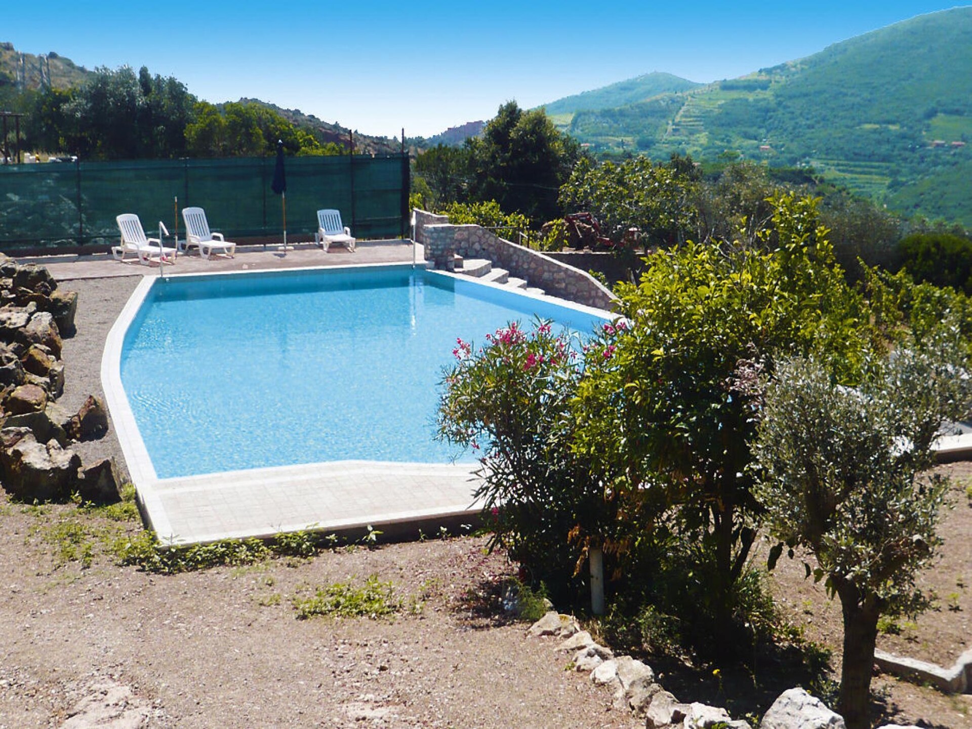 Vrijstaande villa met gedeeld zwembad en uitzicht op Rio nell'Elba - foto 15