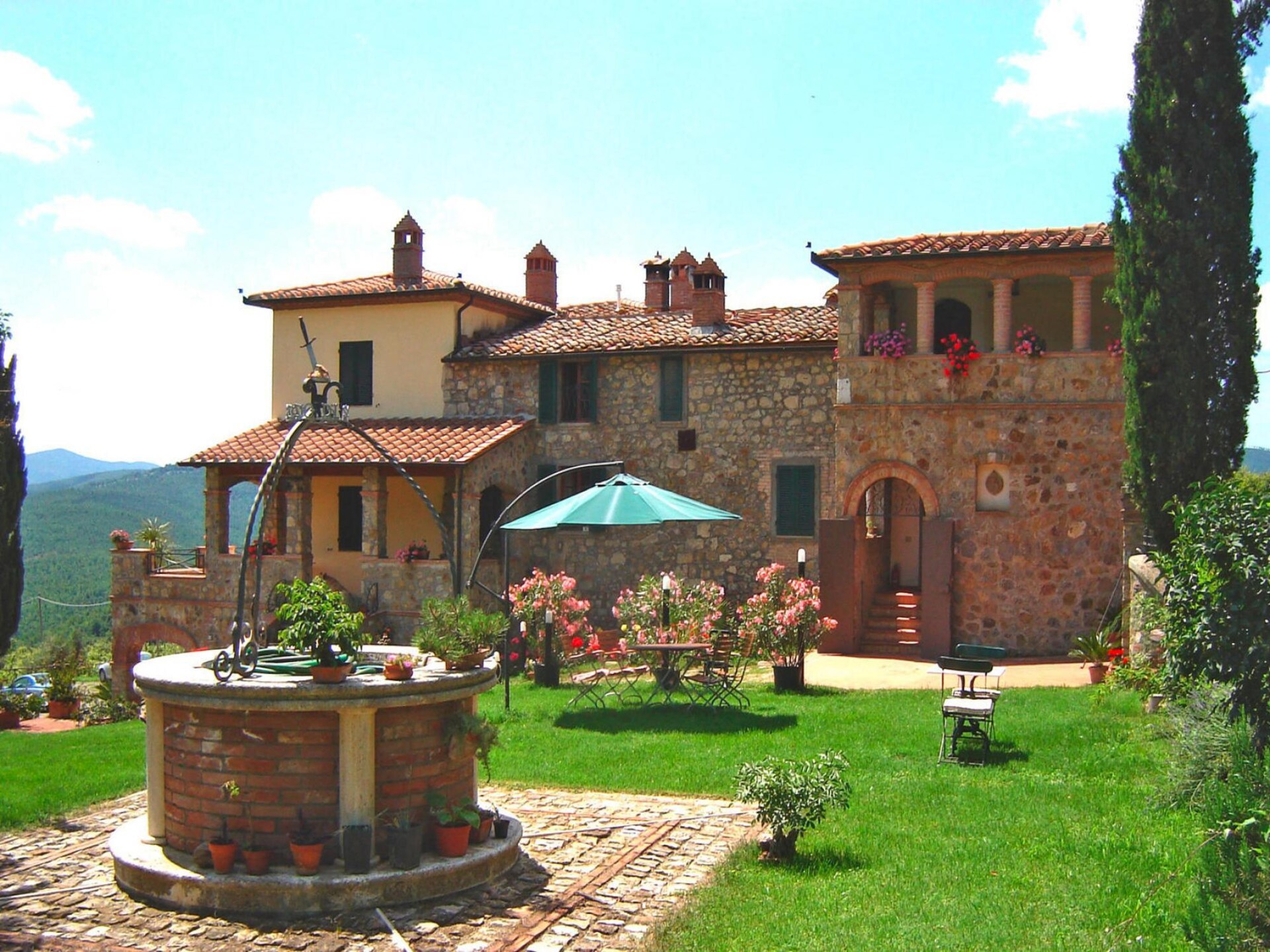 Rustiek appartement tussen wijngaarden bij Chiusdino, Toscane - foto 1