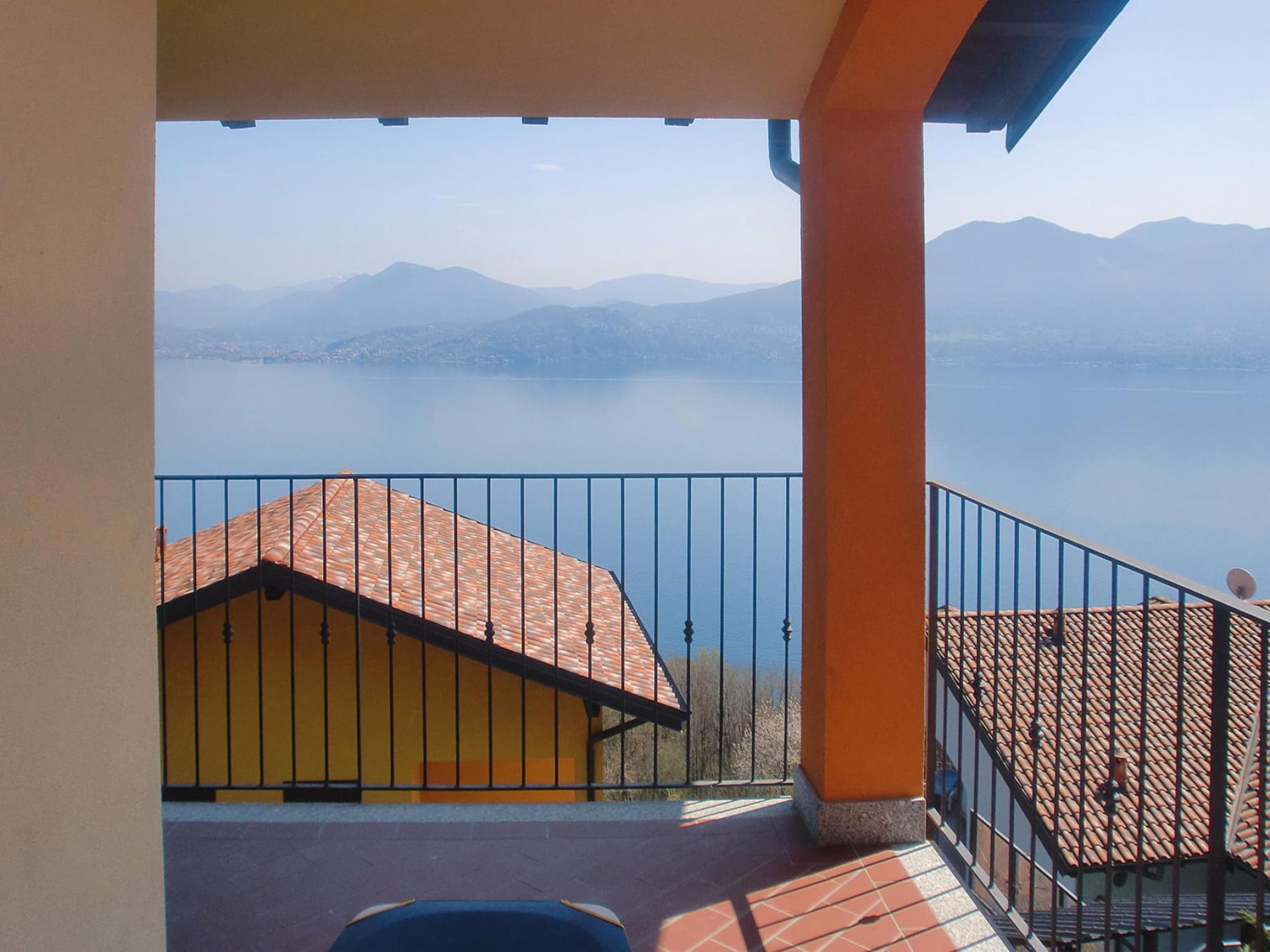 Licht appartement met panoramisch uitzicht in Oggebbio - foto 7