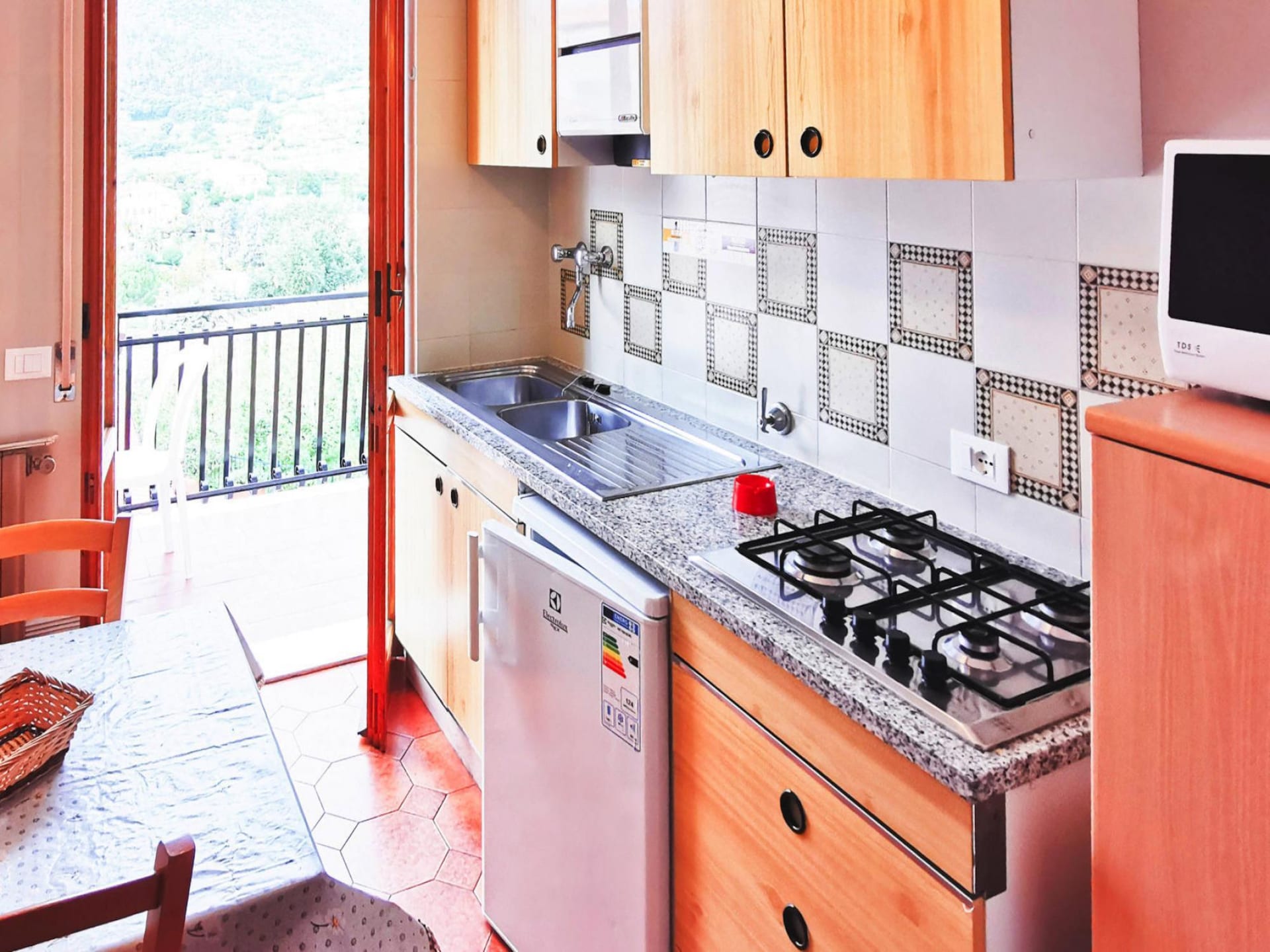Op 900 m van zee: Zonnig appartement in Pietra Ligure · 5 pers. - foto 13