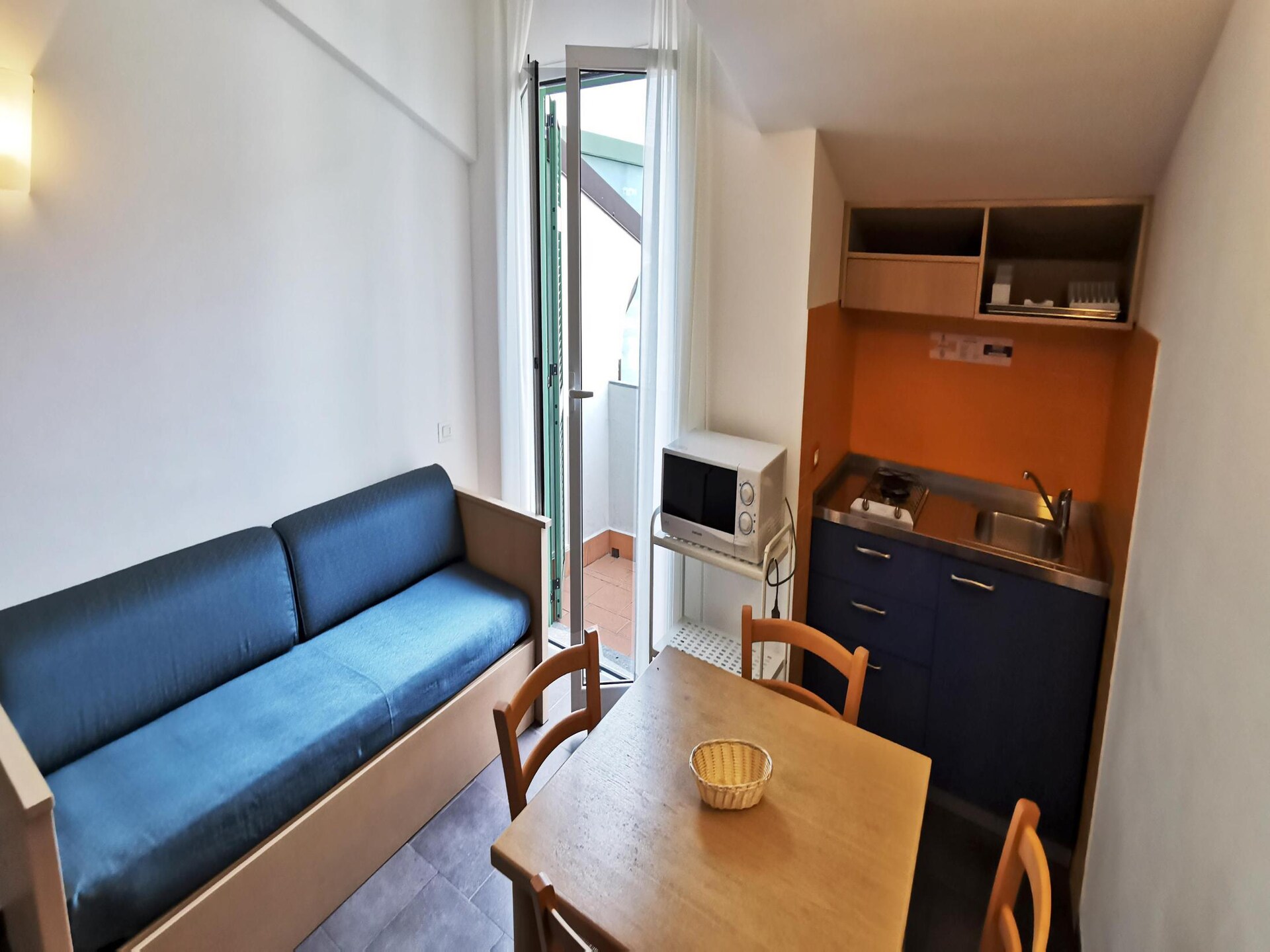 Zonnig appartement op vakantiepark met zwembad, 900m van zee in Pietra Ligure - foto 3