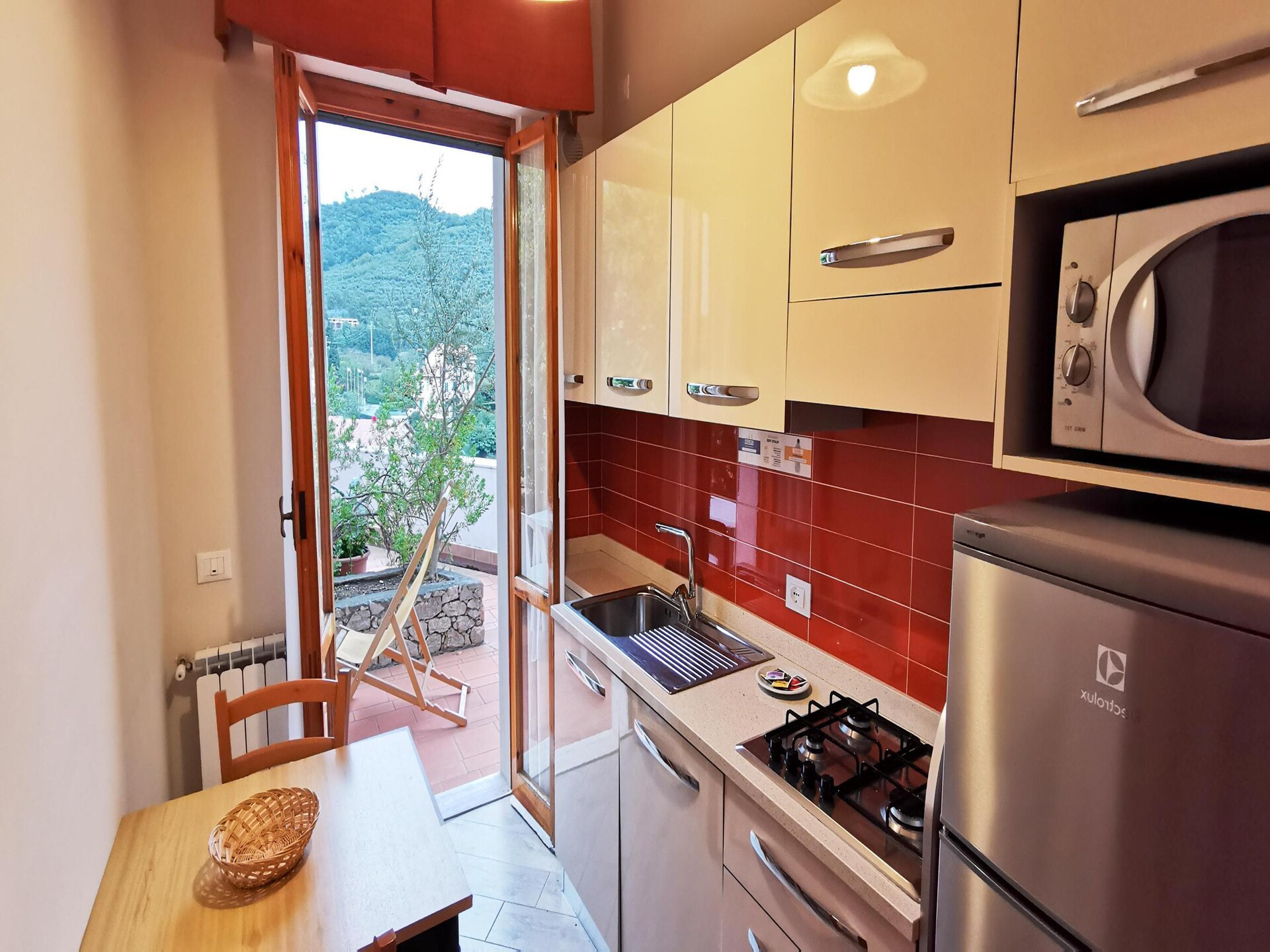 Zonnig appartement op vakantiepark met zwembad, 900m van zee in Pietra Ligure - foto 15