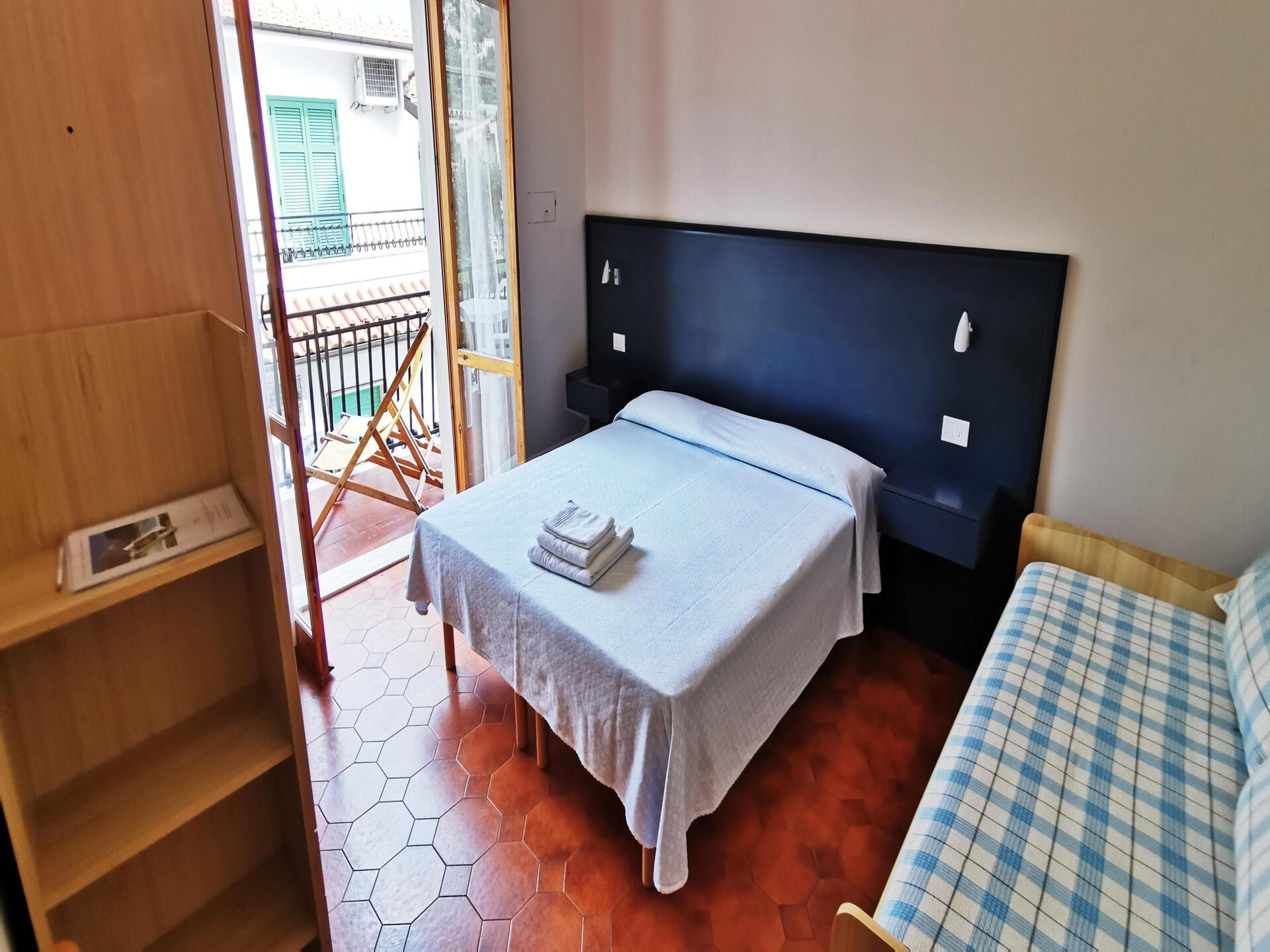 Zonnig appartement op vakantiepark met zwembad nabij strand Pietra Ligure - foto 12