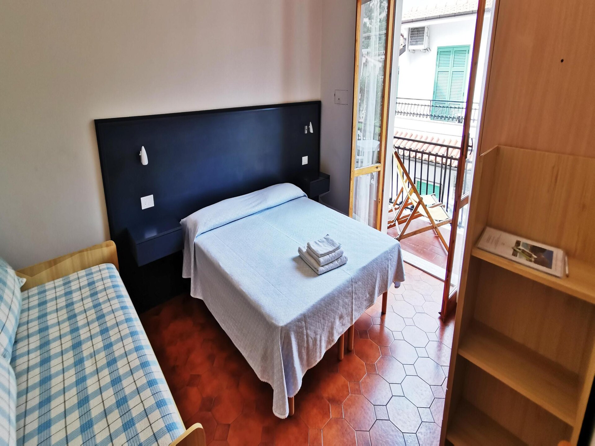 Zonnig appartement op vakantiepark met zwembad nabij strand Pietra Ligure - foto 7