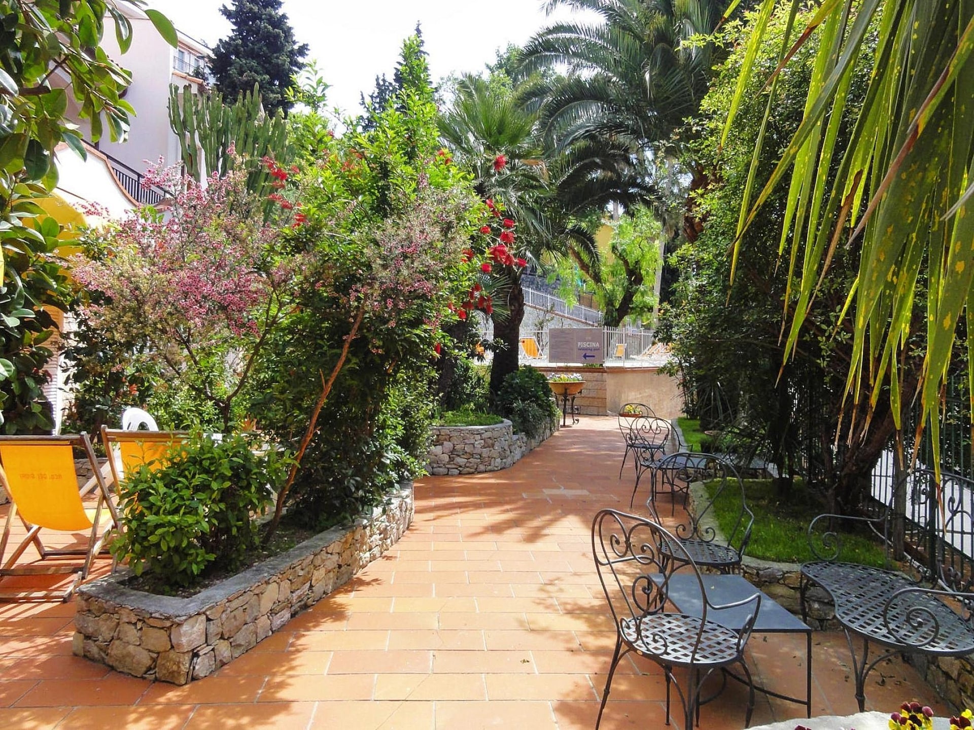 Op 900 m van zee: Zonnig appartement in Pietra Ligure - foto 21