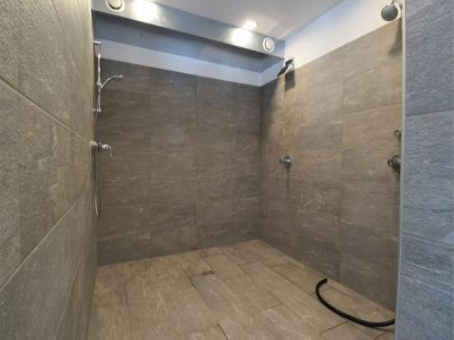 Ruim appartement voor 6 personen bij Klösterle am Arlberg met sauna en tuin - foto 11