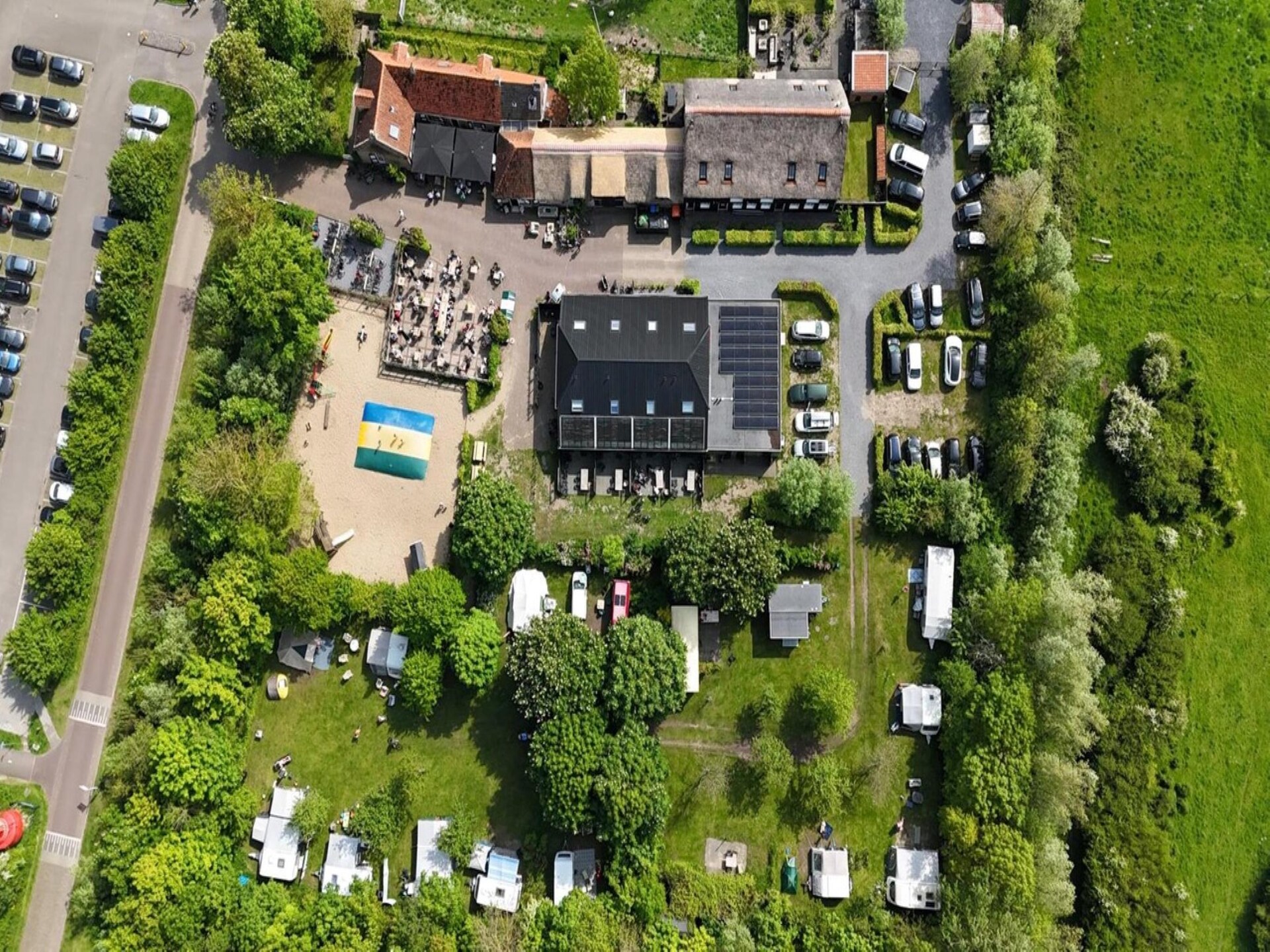 Knus appartement in boerenschuur op mini-camping, 900m van strand - foto 11