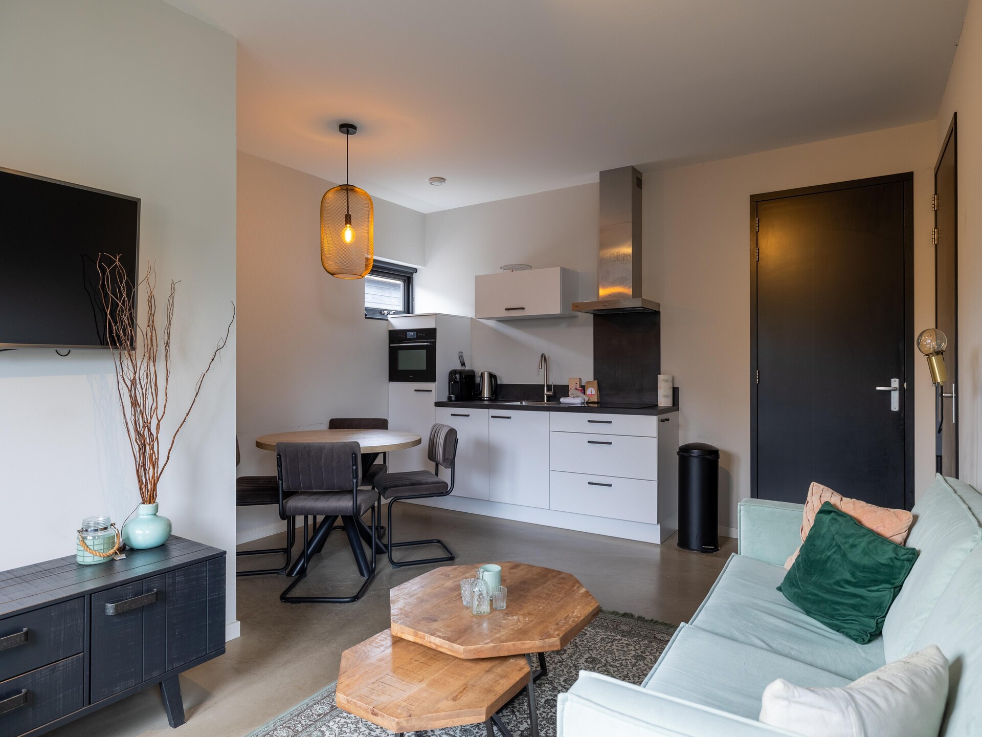 Knus appartement in boerenschuur op mini-camping, 900m van strand - foto 2