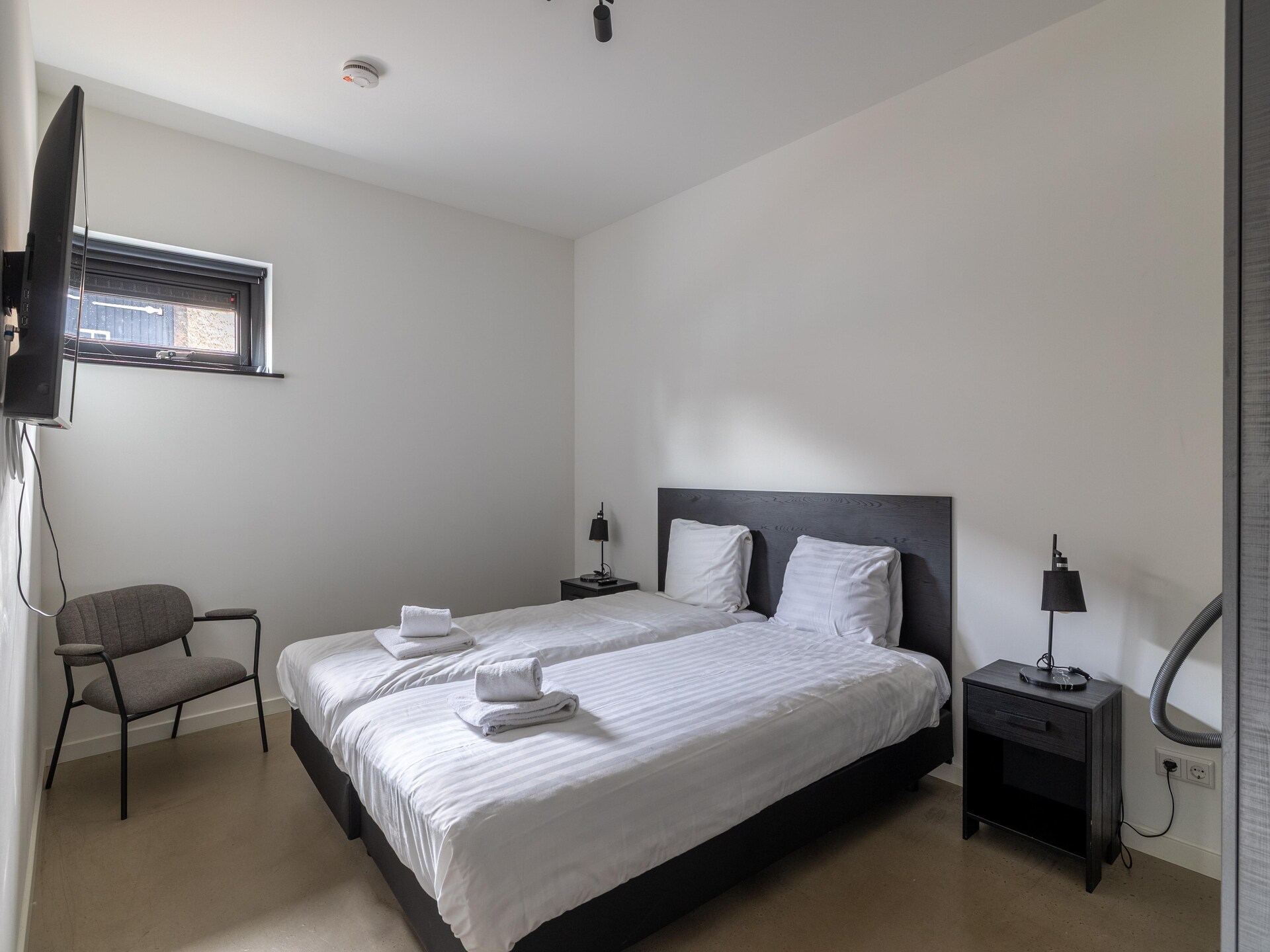 Knus appartement in boerenschuur op mini-camping, 900m van strand - foto 3