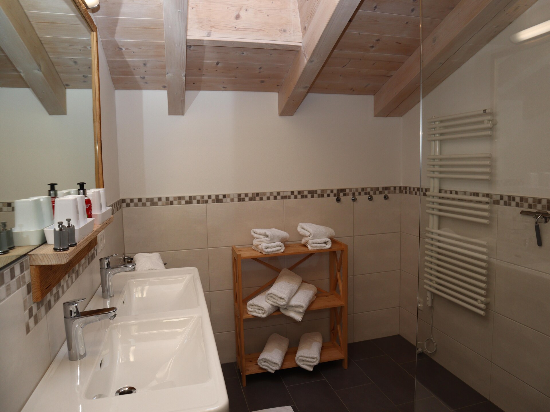 Aan het meer: Ruim appartement in Neukirchen voor 6 personen - foto 10
