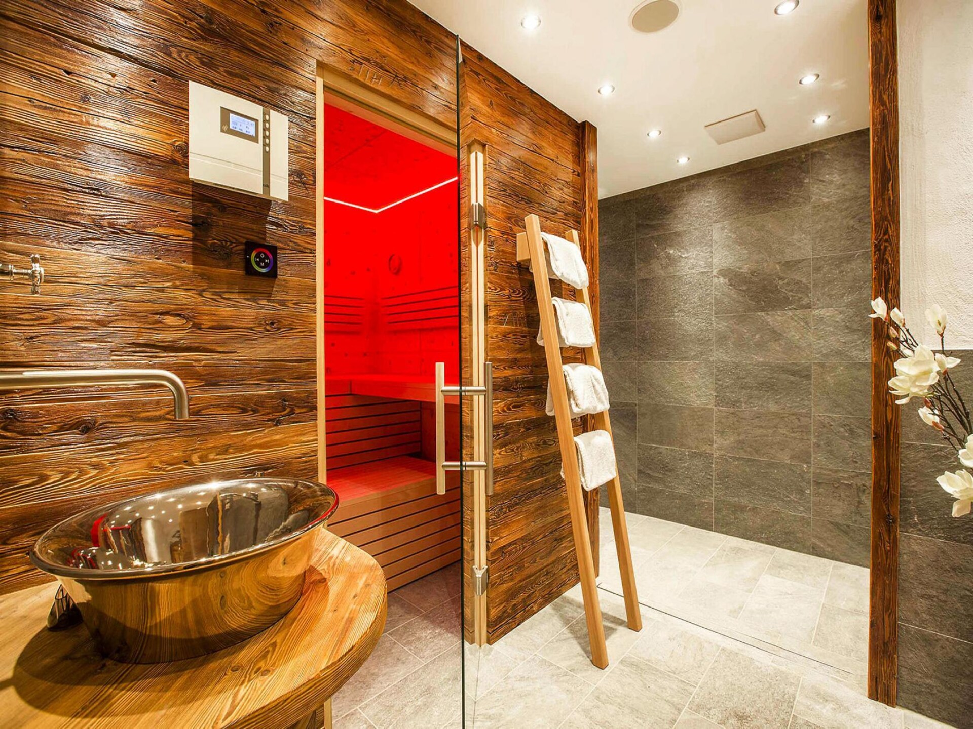 Chalet Edelweißalm: Luxe & SPA met panoramisch uitzicht in Königsleiten - foto 8