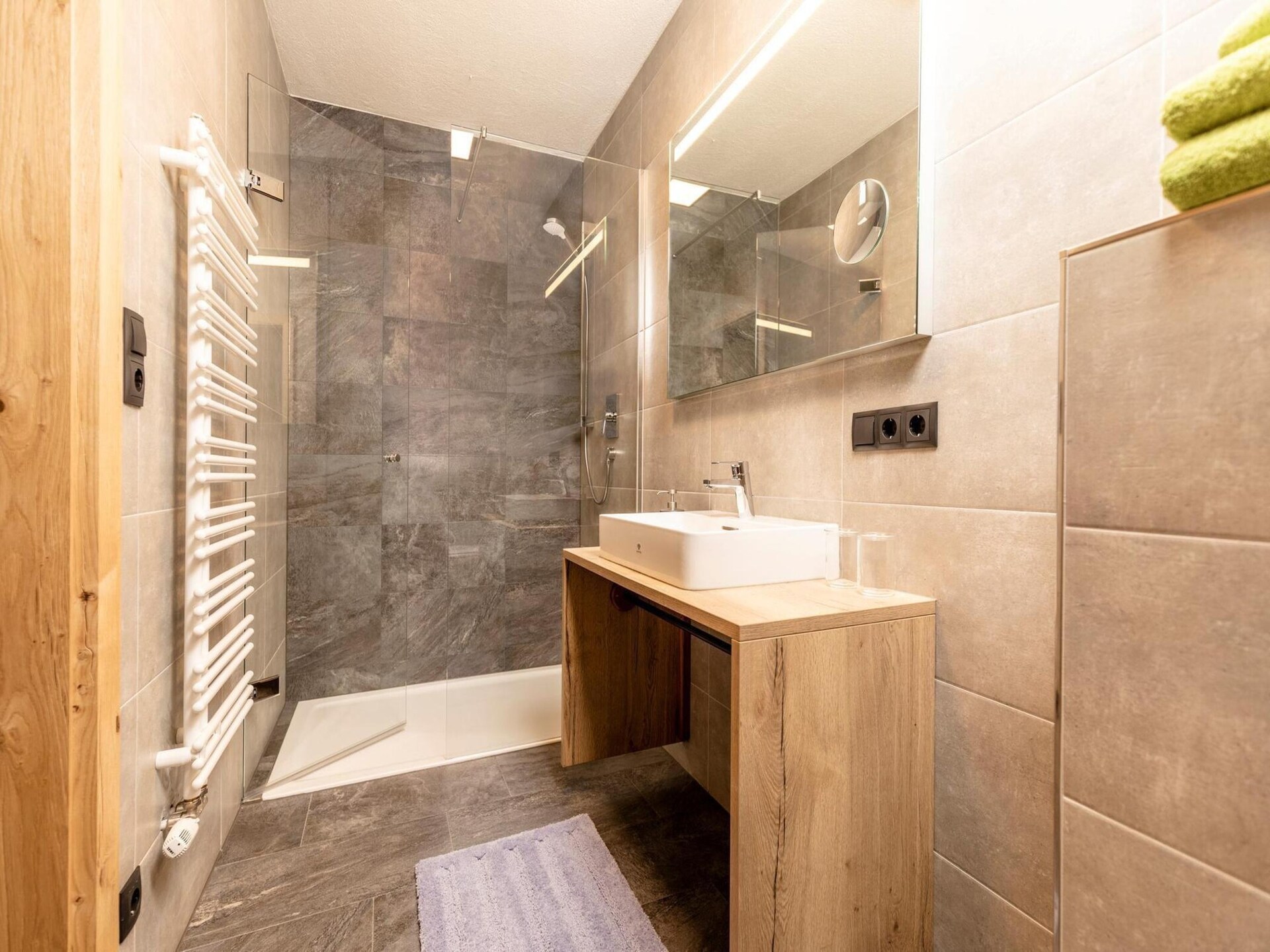 Modern penthouse appartement in Strass im Zillertal voor 8 personen - foto 15