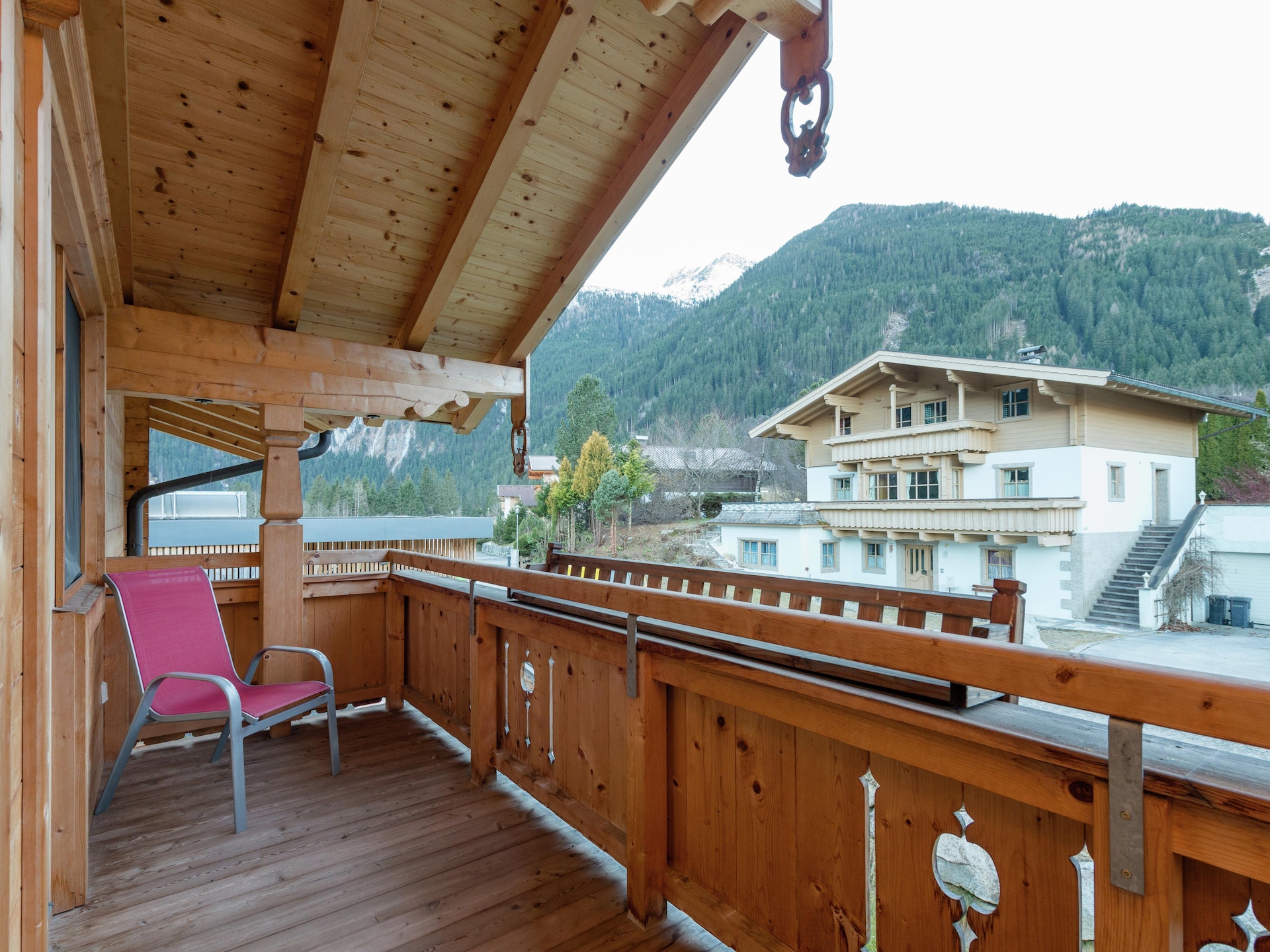 Ruim chalet in Krimml met uitzicht op de watervallen - foto 14