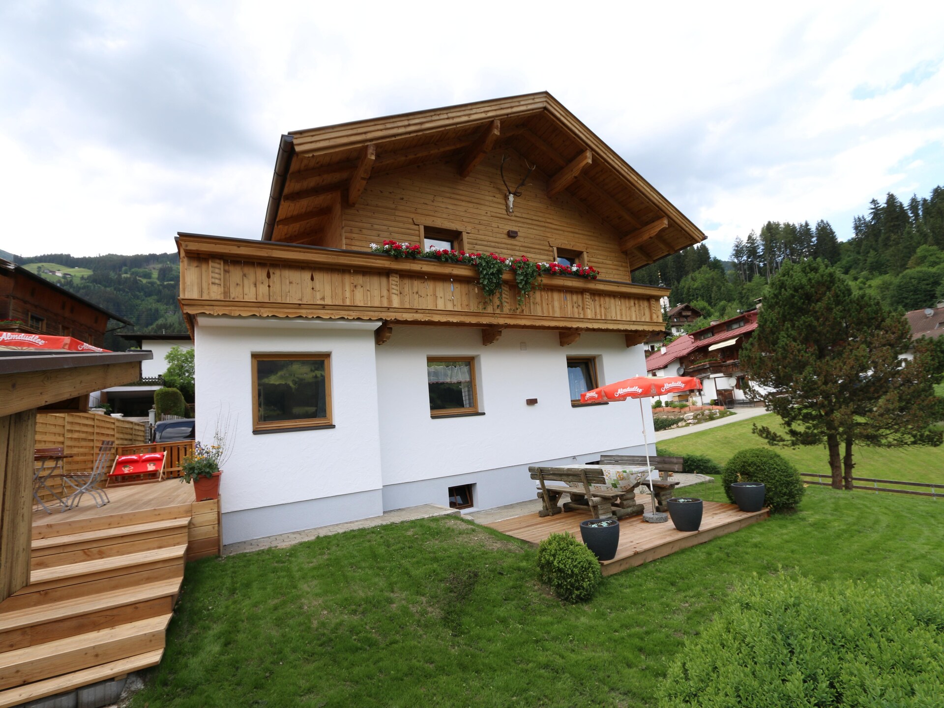 Vrijstaand chalet in Fügen voor 8 personen met tuin, sauna en bergzicht - foto 9