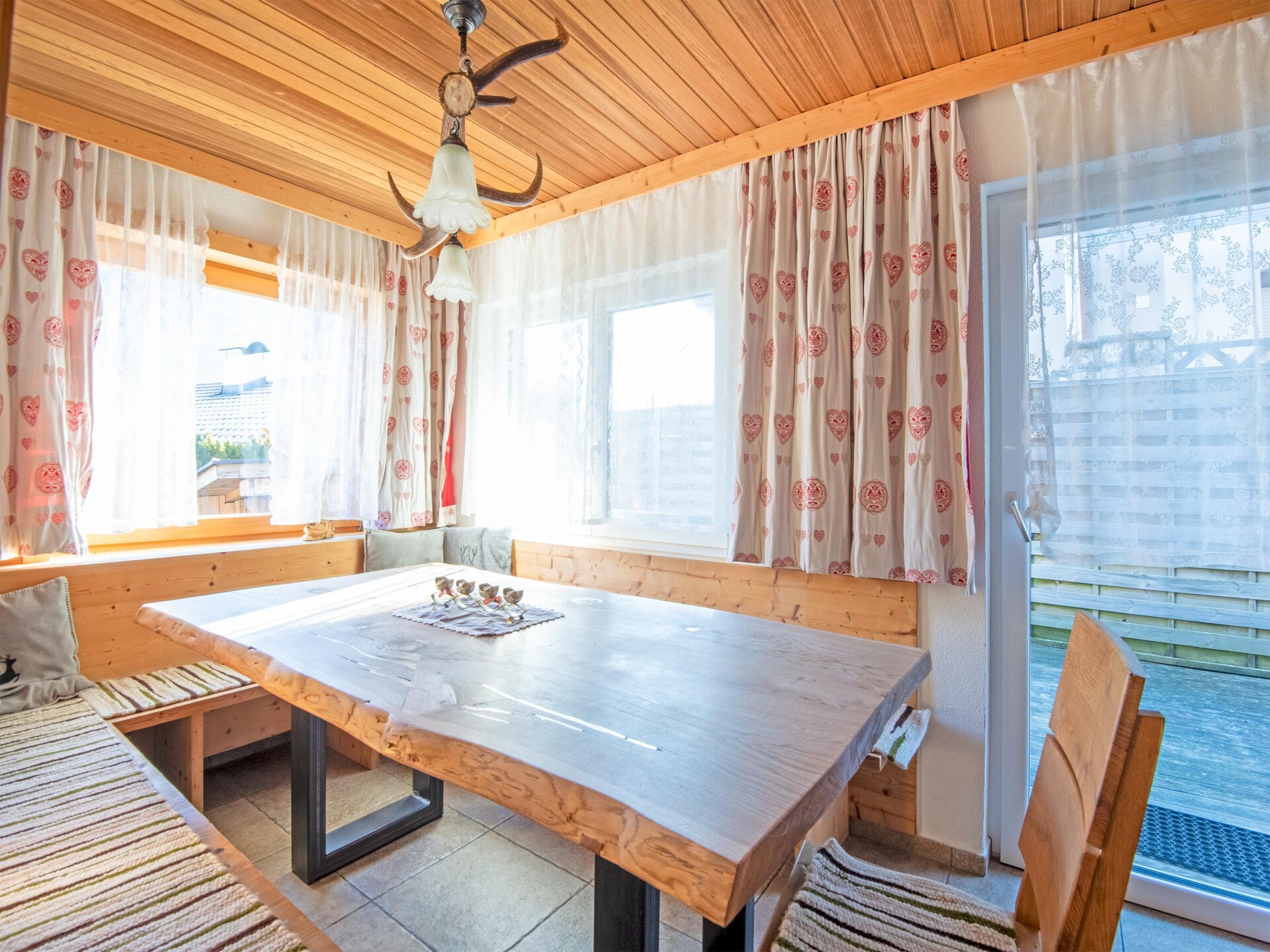 Vrijstaand chalet in Fügen voor 8 personen met tuin, sauna en bergzicht - foto 3
