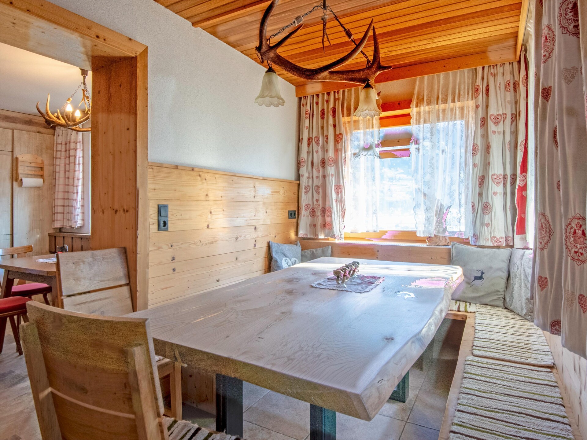 Vrijstaand chalet in Fügen voor 8 personen met tuin, sauna en bergzicht - foto 13