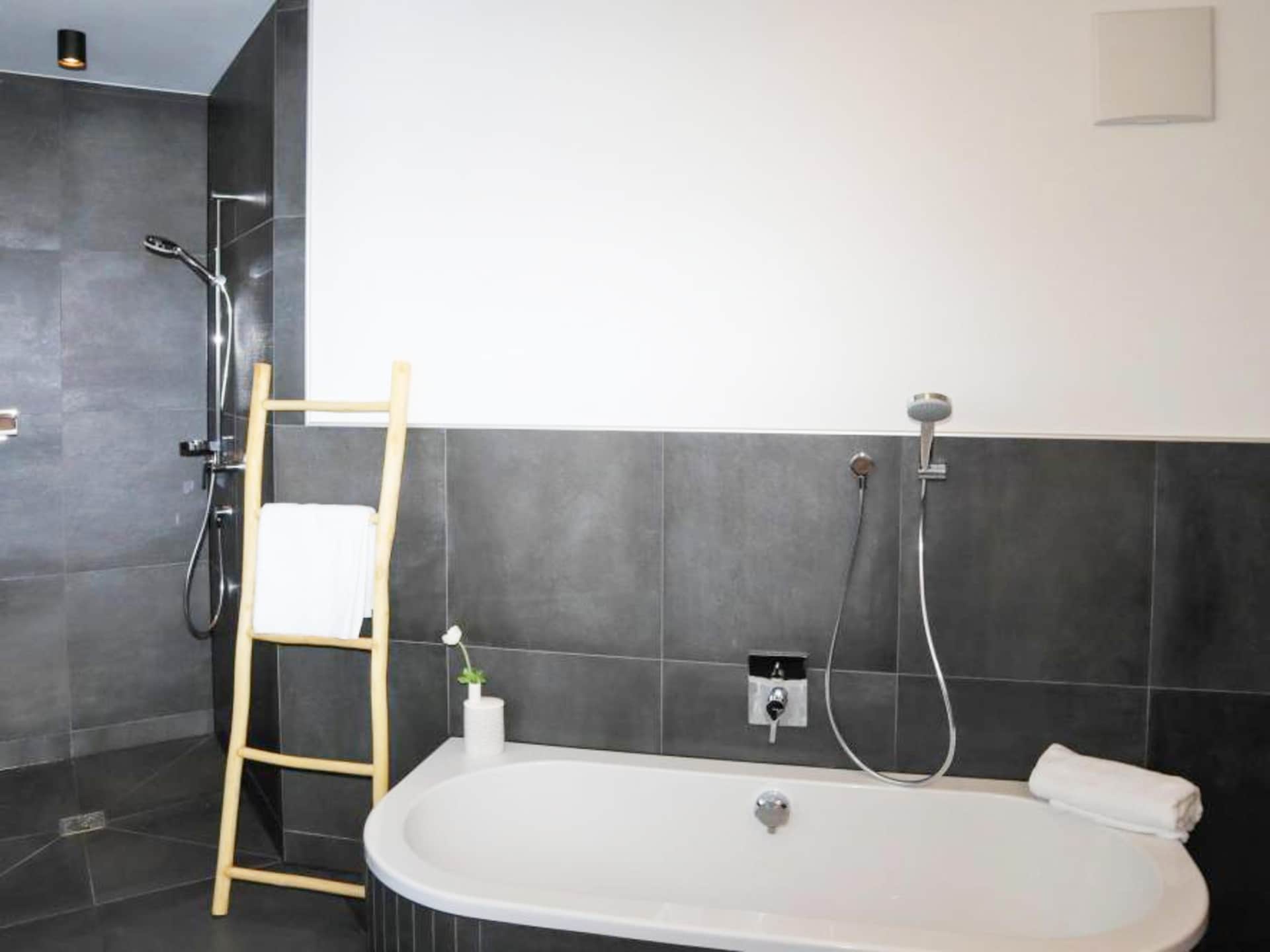Baderhäusl: Modern appartement met wellness in hartje Bramberg am Wildkogel - foto 23