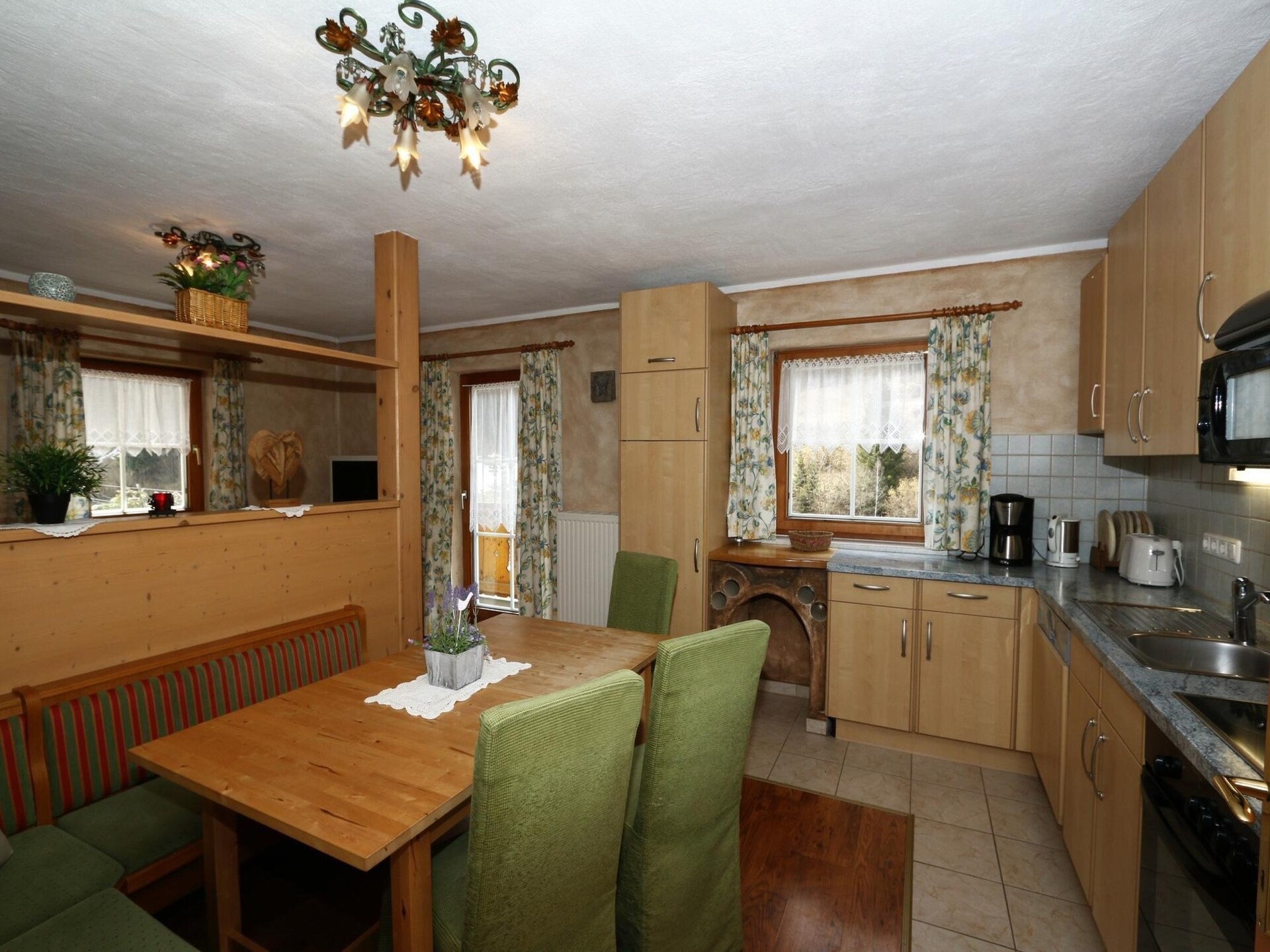 Ruim appartement voor 8 personen met panoramisch uitzicht in Großarl - foto 9