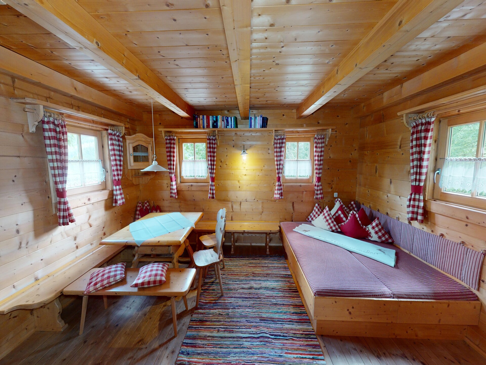 Vrijstaand chalet voor 4 aan de bosrand bij Neukirchen met zwembad - foto 12