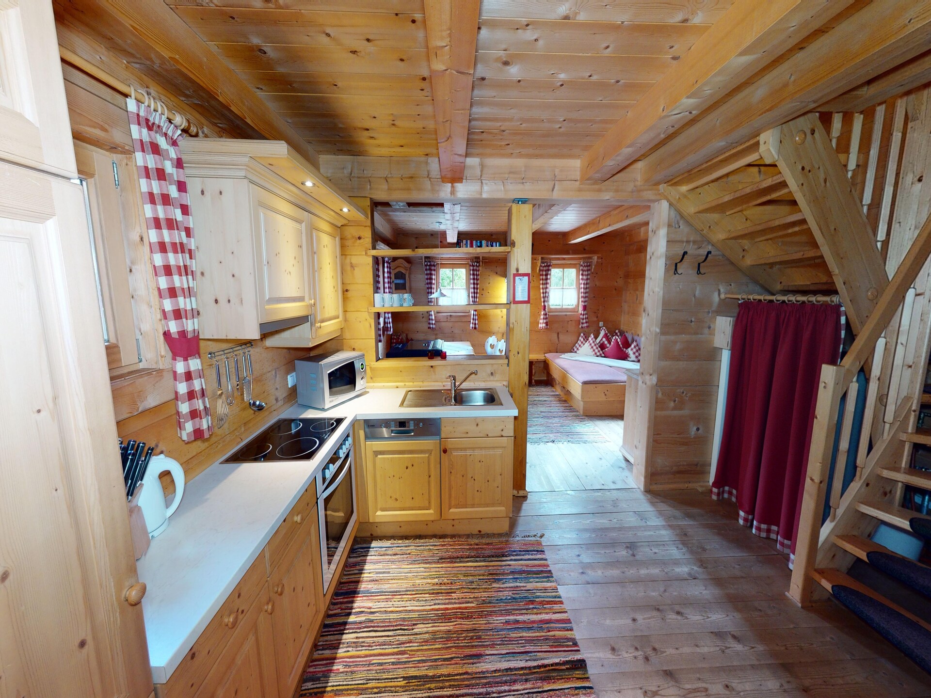 Vrijstaand chalet voor 4 aan de bosrand bij Neukirchen met zwembad - foto 14