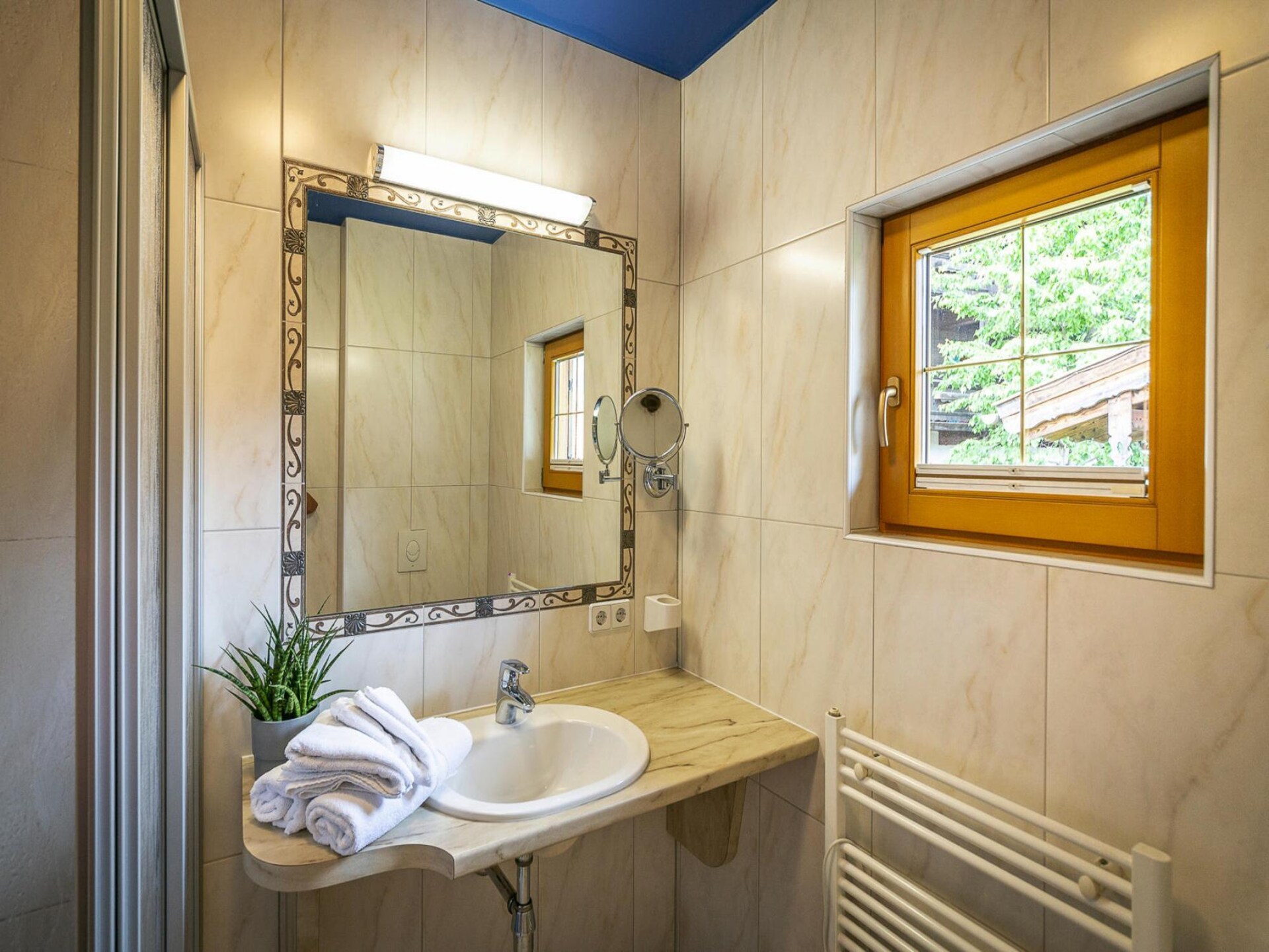 Ruim 8-persoons chalet in Fügen, Zillertal – vlakbij de Spieljochbahn - foto 27