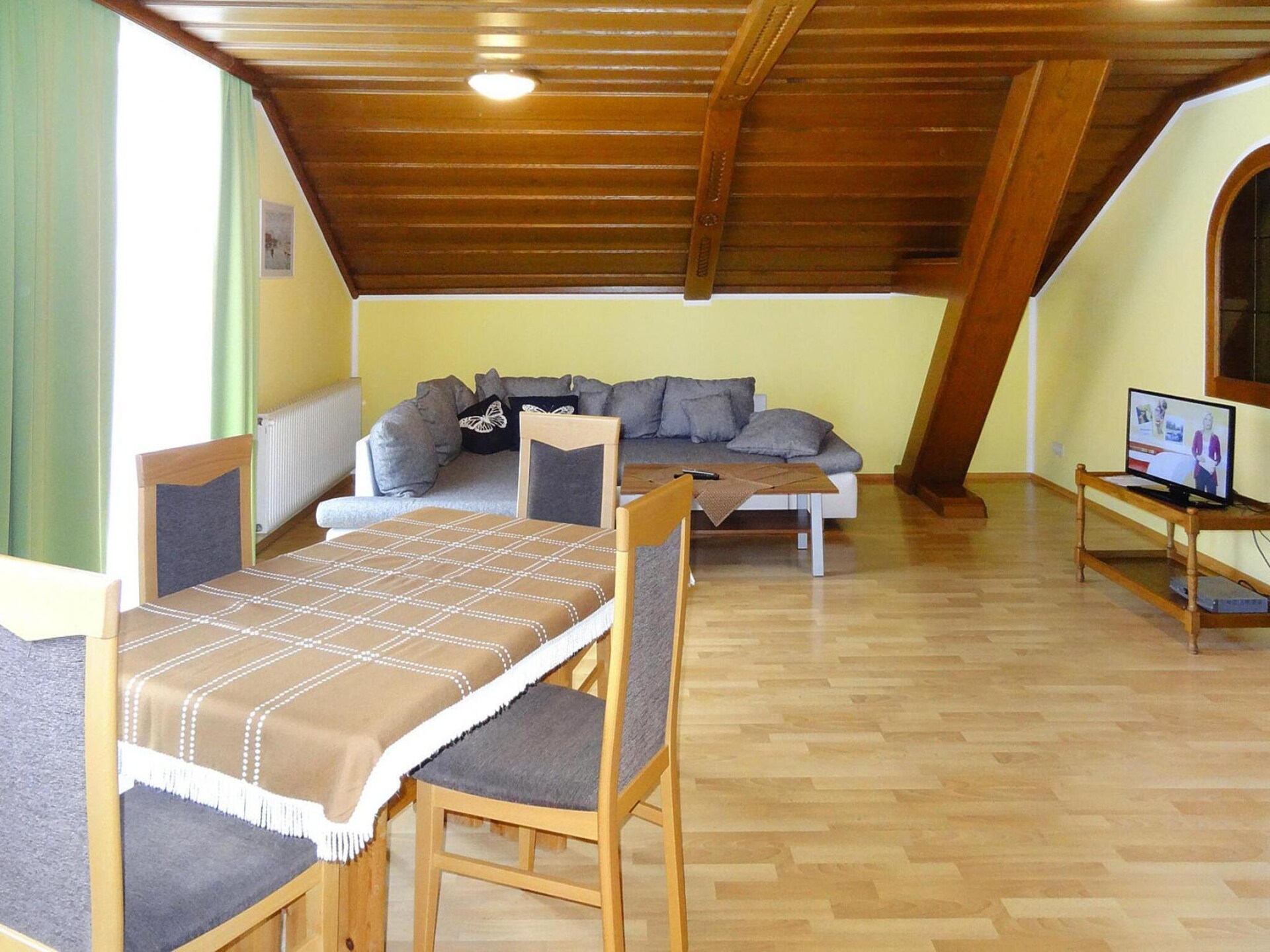 Op 900 m van het meer: Ruim appartement in St. Kanzian am Klopeiner See - foto 4