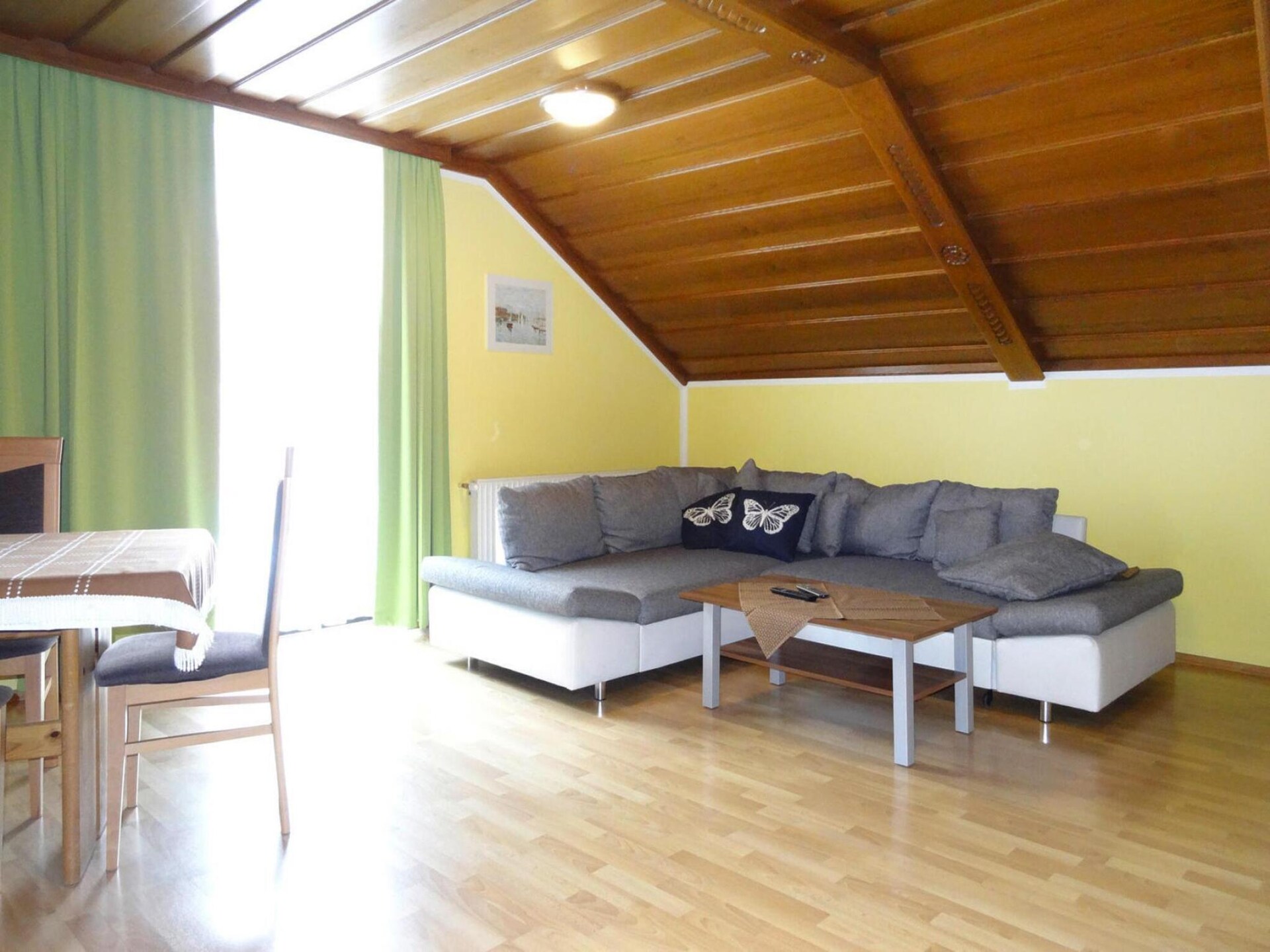 Op 900 m van het meer: Ruim appartement in St. Kanzian am Klopeiner See - foto 2