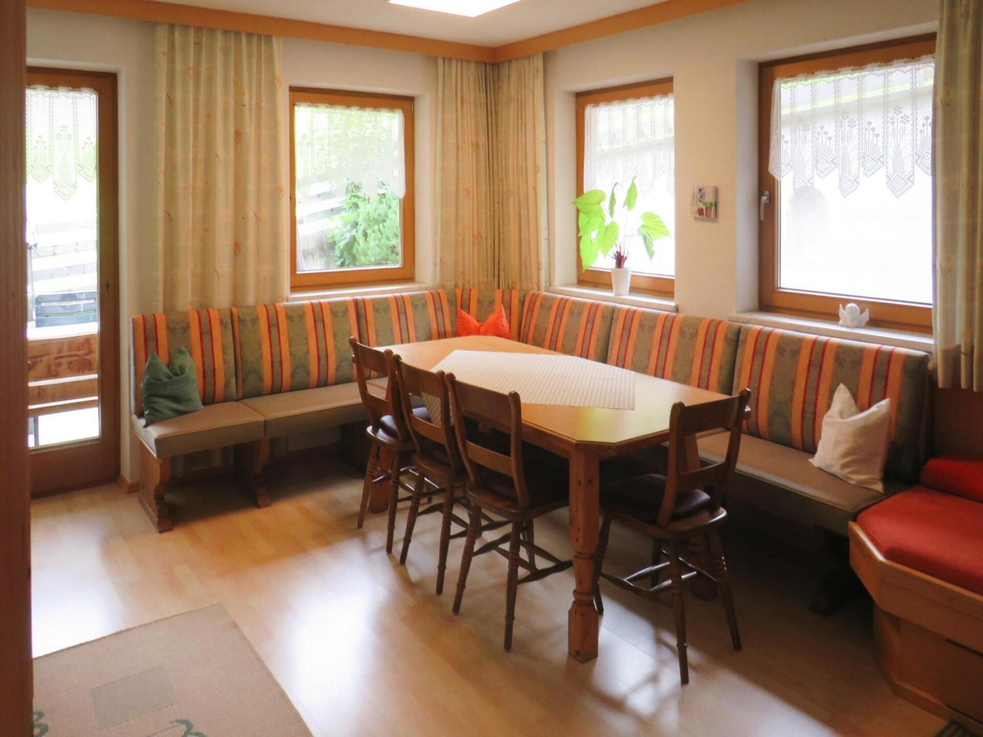 Ruim vakantiehuis in Fügenberg met terras, tuin en uitzicht op 5 km van het meer - foto 3
