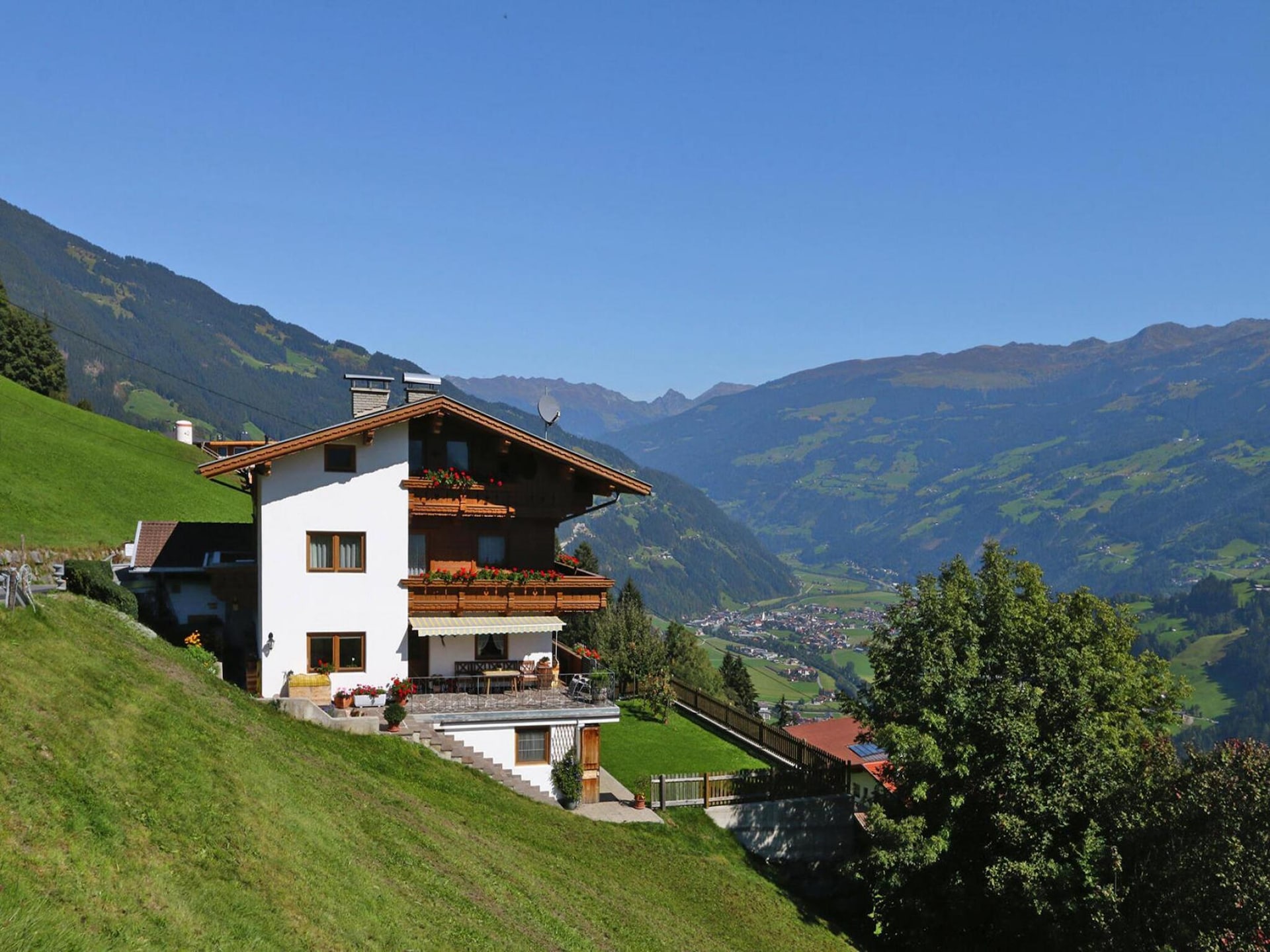 Zonnig appartement in Hippach met prachtig uitzicht op het Zillertal - foto 7