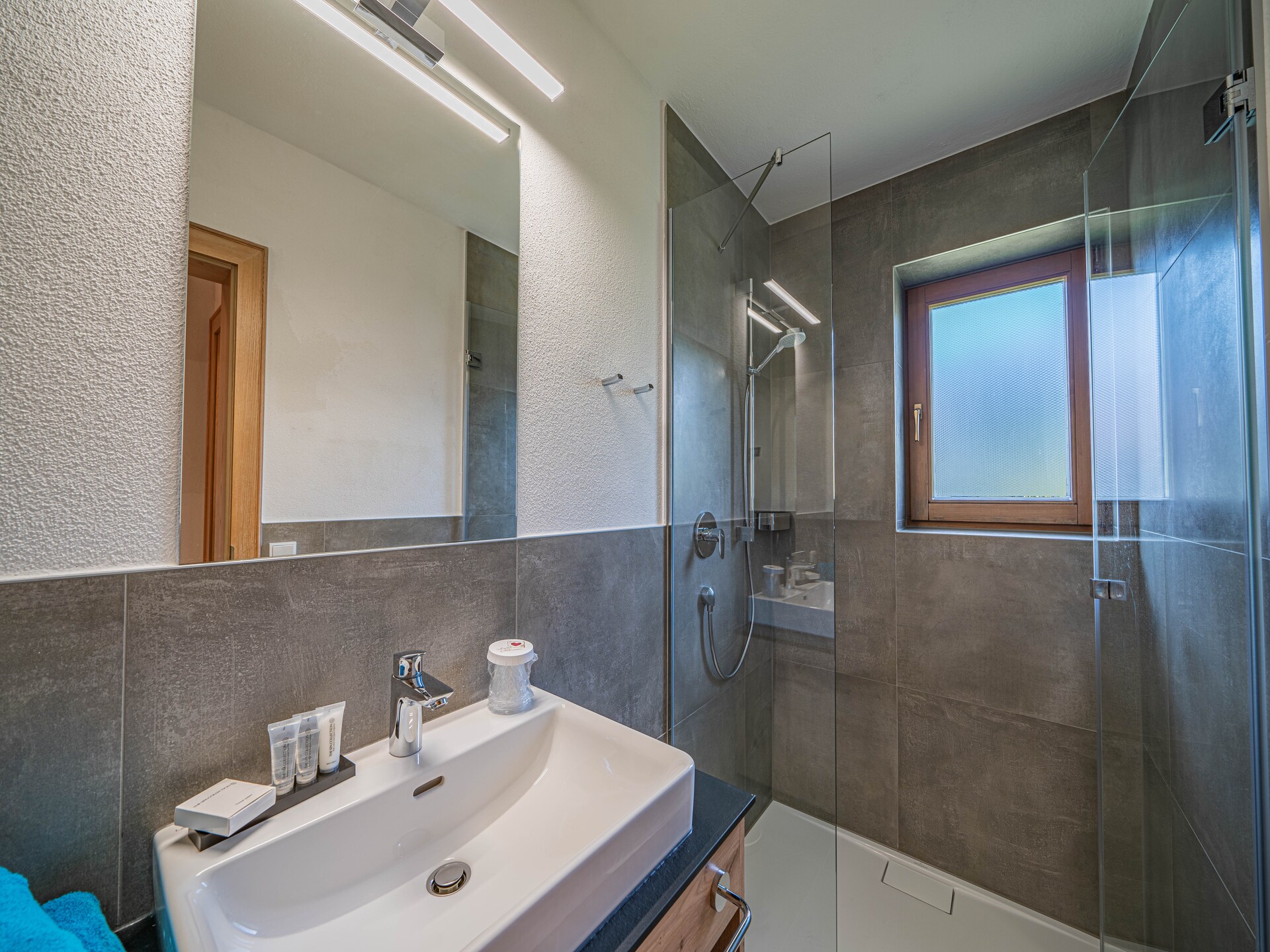 Op 500 m van het meer: Rustgevend appartement in Brixen im Thale - foto 17