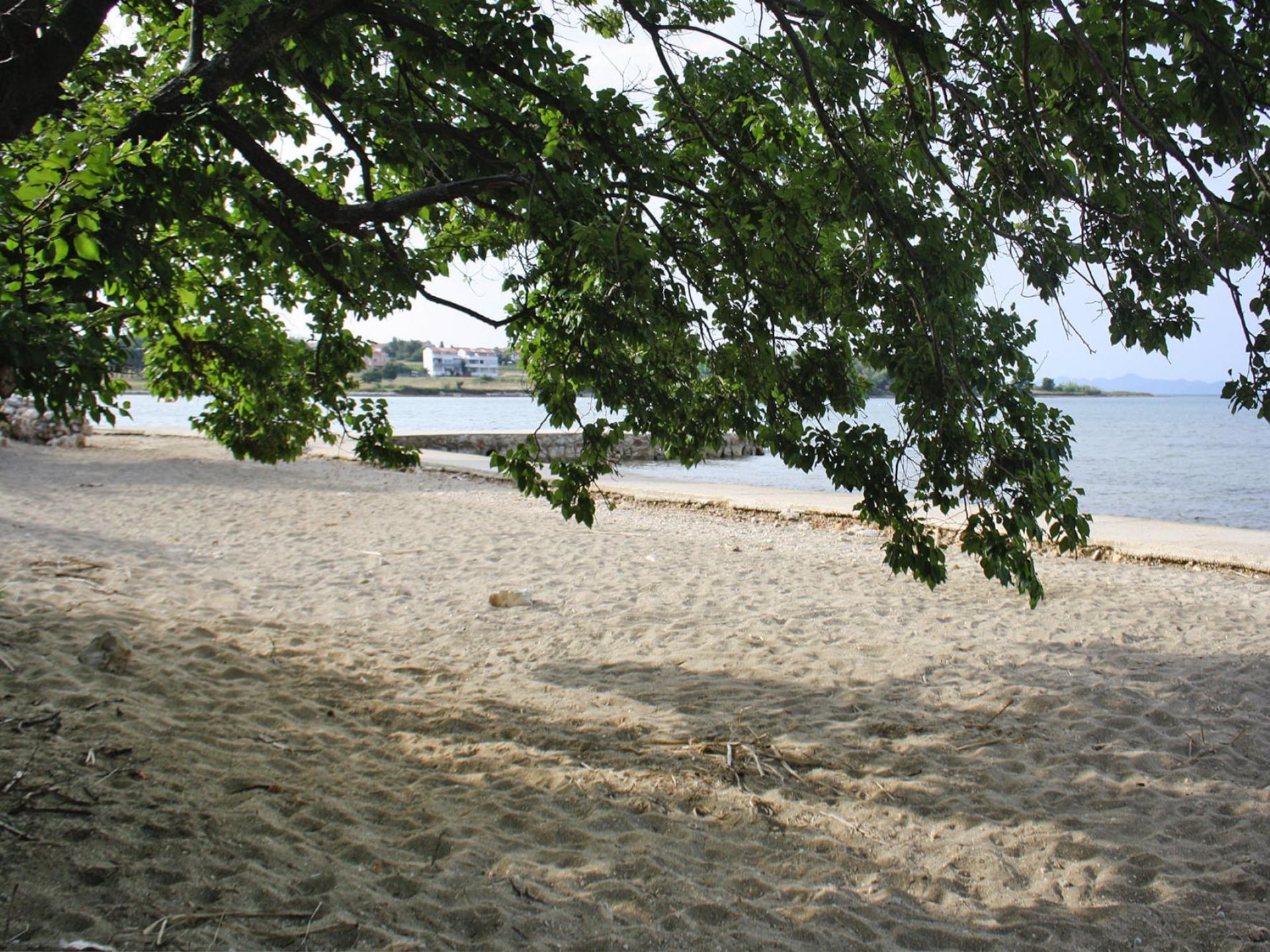 Op 700m van het centrum: Vakantiehuis in Privlaka aan het strand - foto 6